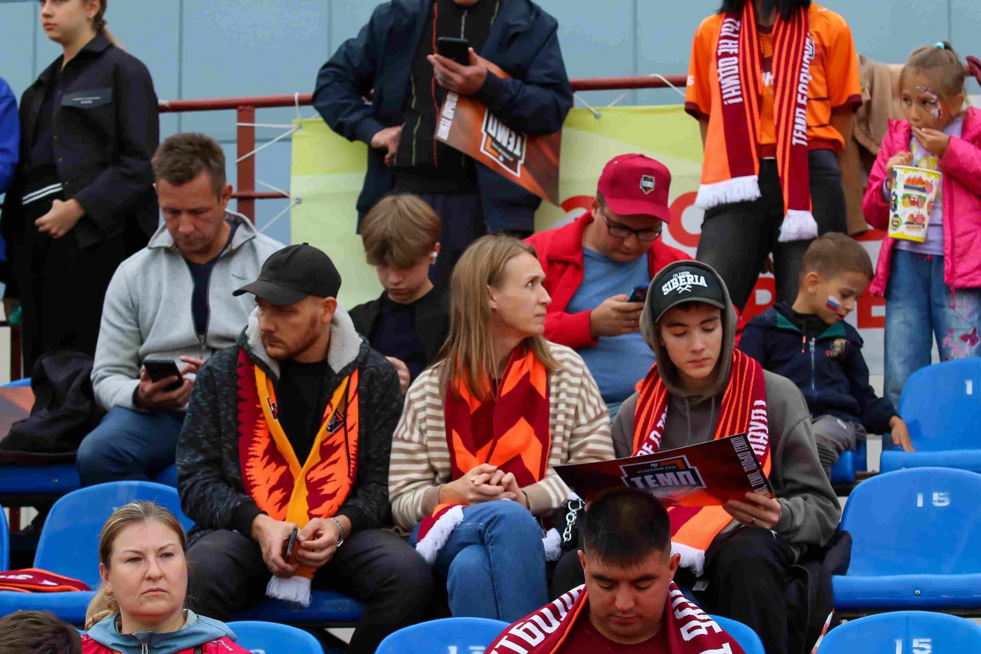 «Темп» 0:1 «Знамя Труда». FONBET Кубок России. 10.09.2025. СМИ: Владимир Мартынов («CX News»), Александр Чёрный («Алтайский спорт»), Виталий Барабаш (Сетевое издание "Толк"), Андрей Каспришин («Алтайская правда») — кадр 602