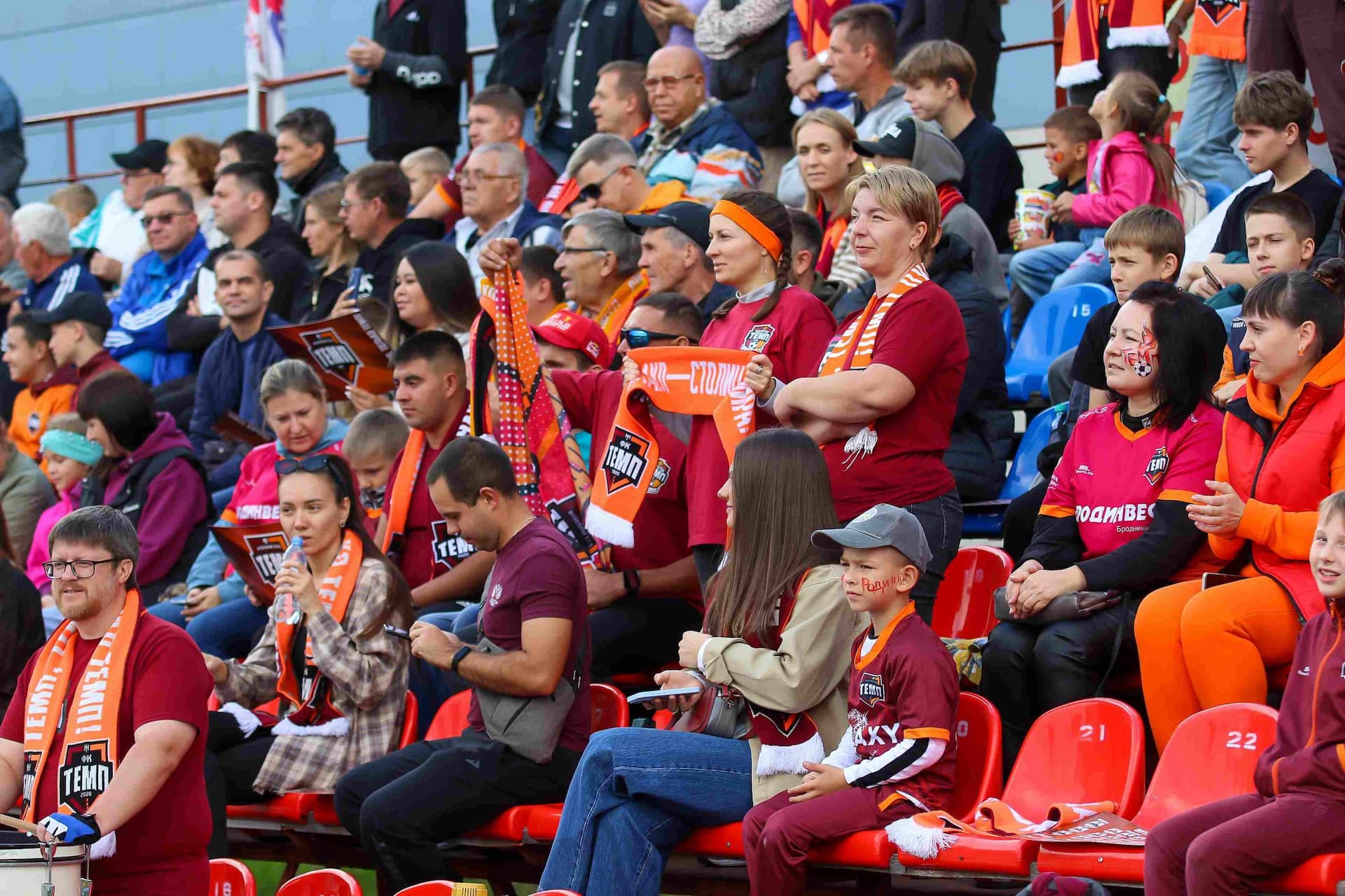 «Темп» 0:1 «Знамя Труда». FONBET Кубок России. 10.09.2025. СМИ: Владимир Мартынов («CX News»), Александр Чёрный («Алтайский спорт»), Виталий Барабаш (Сетевое издание "Толк"), Андрей Каспришин («Алтайская правда») — кадр 486