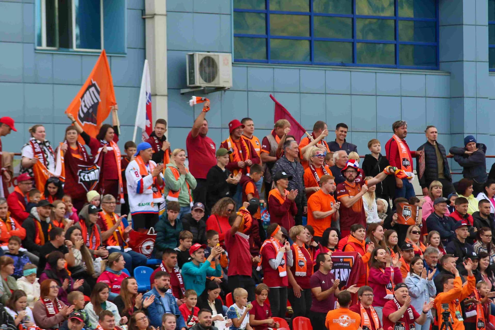 «Темп» 0:1 «Знамя Труда». FONBET Кубок России. 10.09.2025. СМИ: Владимир Мартынов («CX News»), Александр Чёрный («Алтайский спорт»), Виталий Барабаш (Сетевое издание "Толк"), Андрей Каспришин («Алтайская правда») — кадр 625