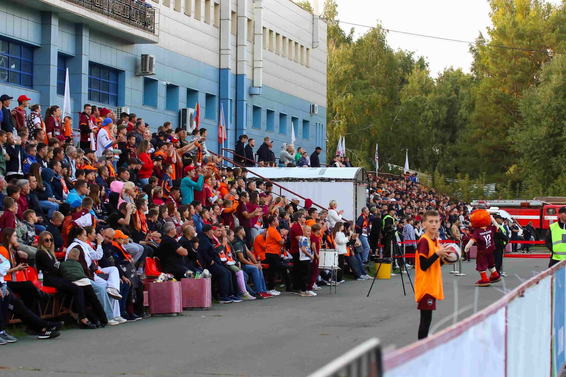 «Темп» 0:1 «Знамя Труда». FONBET Кубок России. 10.09.2025. СМИ: Владимир Мартынов («CX News»), Александр Чёрный («Алтайский спорт»), Виталий Барабаш (Сетевое издание "Толк"), Андрей Каспришин («Алтайская правда») — кадр 647