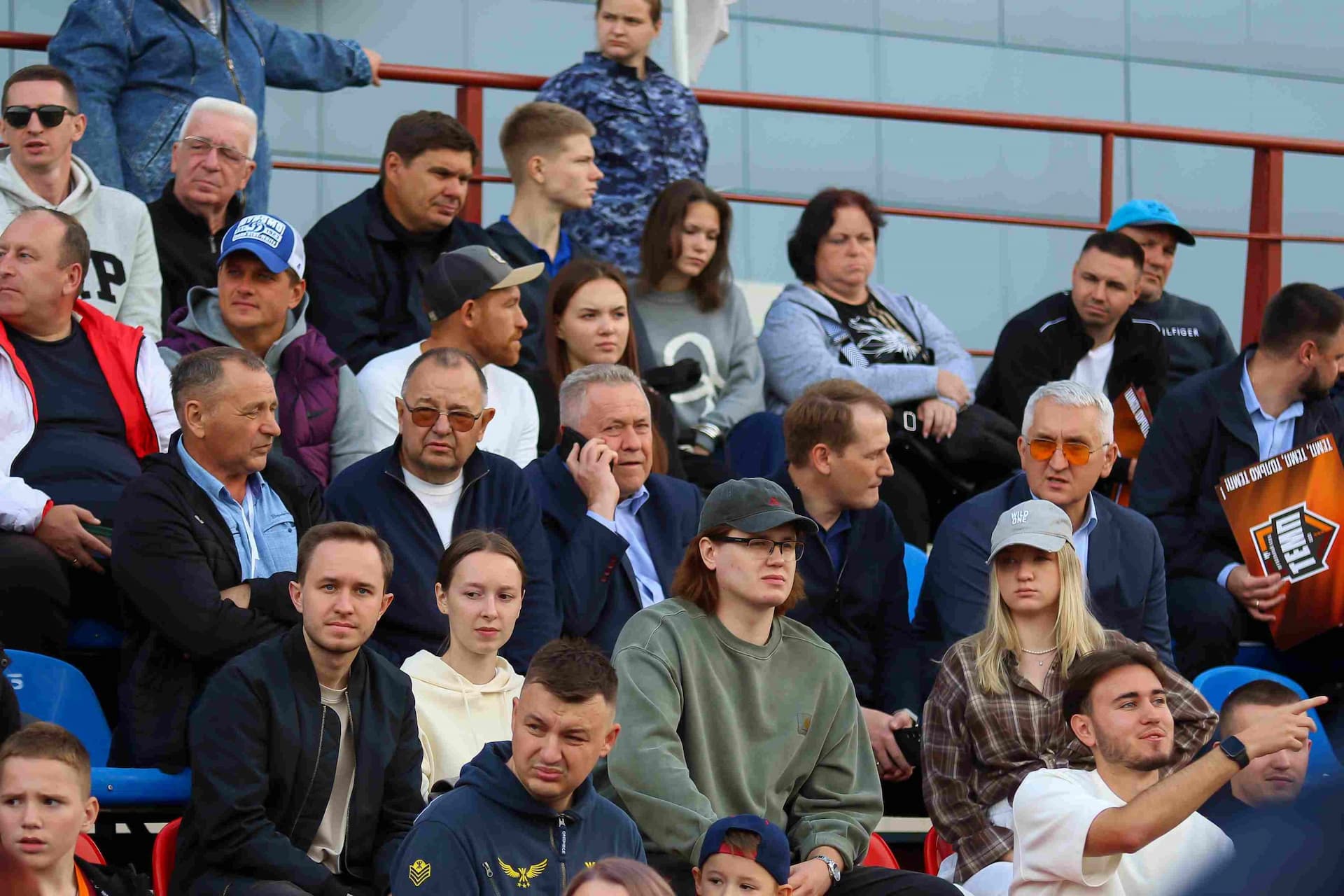 «Темп» 0:1 «Знамя Труда». FONBET Кубок России. 10.09.2025. СМИ: Владимир Мартынов («CX News»), Александр Чёрный («Алтайский спорт»), Виталий Барабаш (Сетевое издание "Толк"), Андрей Каспришин («Алтайская правда») — кадр 490