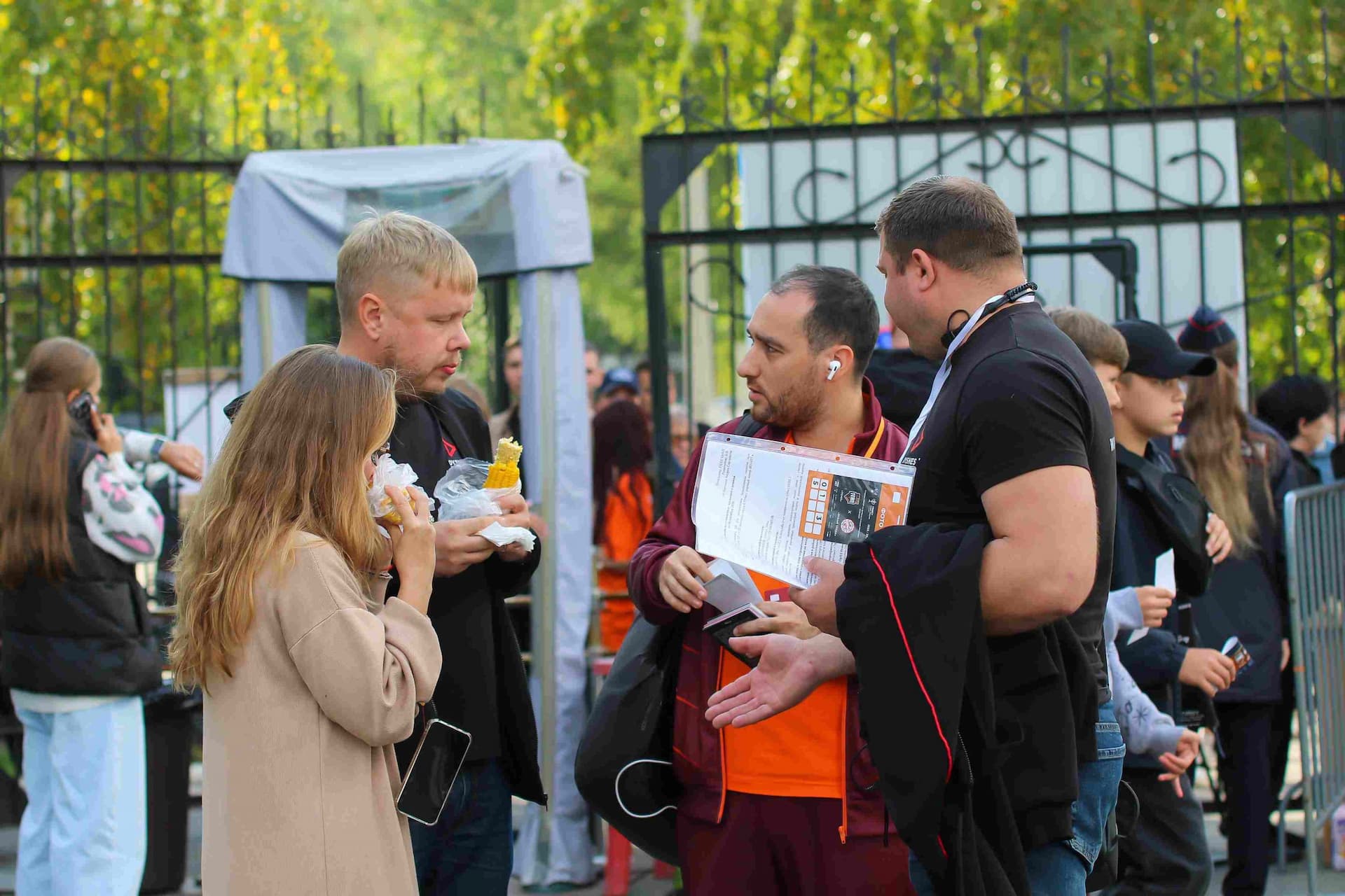 «Темп» 0:1 «Знамя Труда». FONBET Кубок России. 10.09.2025. СМИ: Владимир Мартынов («CX News»), Александр Чёрный («Алтайский спорт»), Виталий Барабаш (Сетевое издание "Толк"), Андрей Каспришин («Алтайская правда») — кадр 473