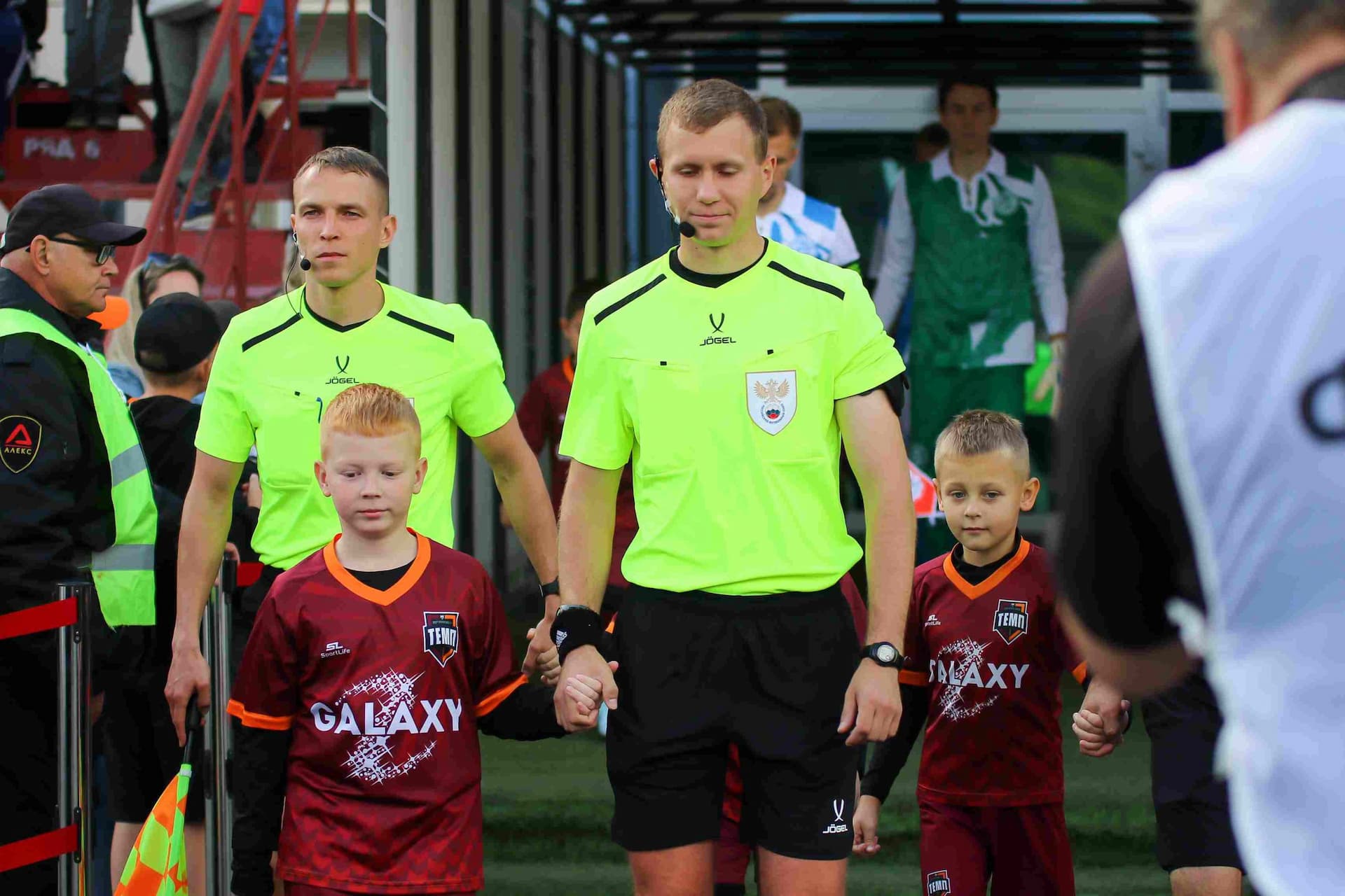 «Темп» 0:1 «Знамя Труда». FONBET Кубок России. 10.09.2025. СМИ: Владимир Мартынов («CX News»), Александр Чёрный («Алтайский спорт»), Виталий Барабаш (Сетевое издание "Толк"), Андрей Каспришин («Алтайская правда») — кадр 492