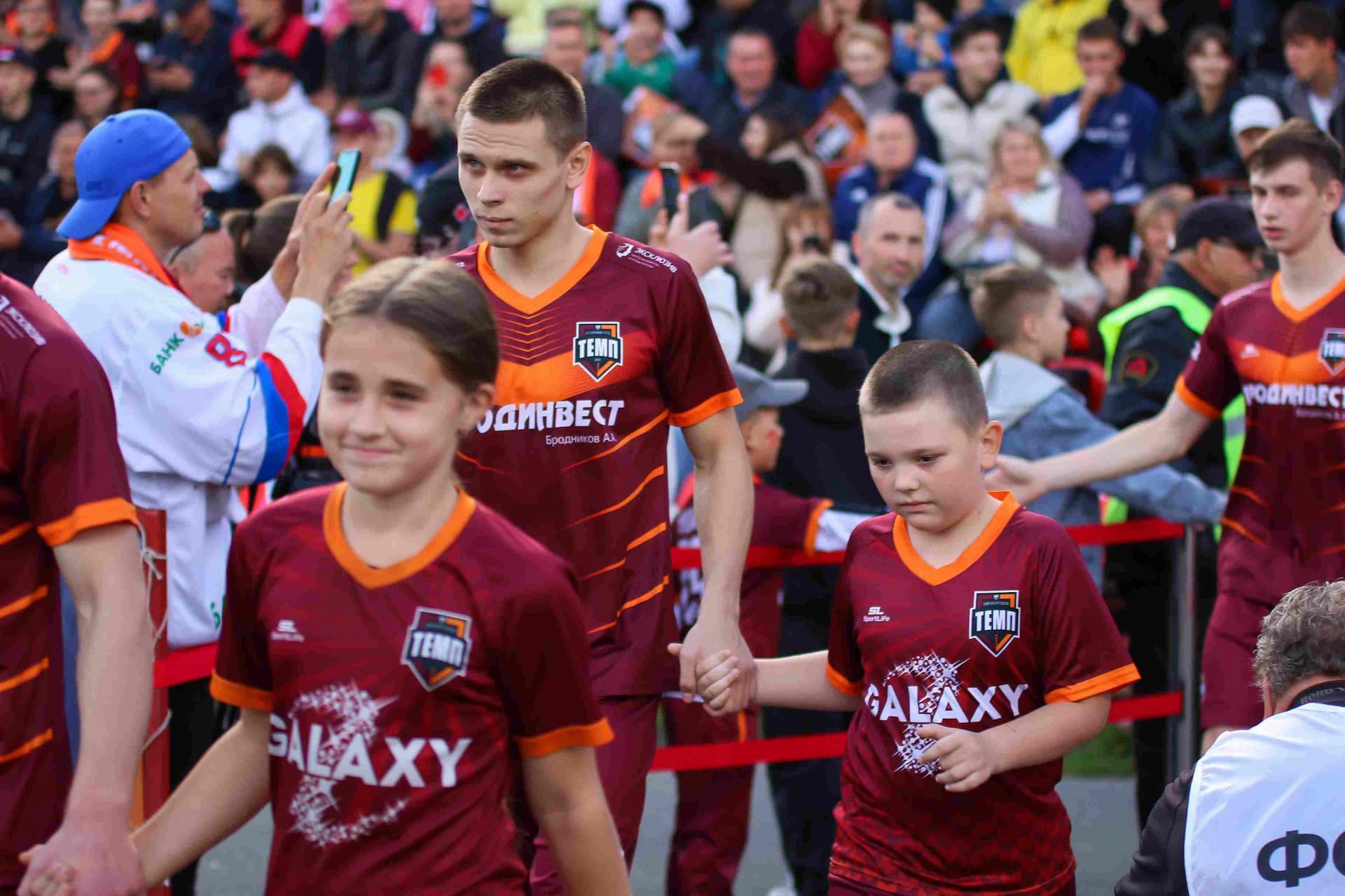 «Темп» 0:1 «Знамя Труда». FONBET Кубок России. 10.09.2025. СМИ: Владимир Мартынов («CX News»), Александр Чёрный («Алтайский спорт»), Виталий Барабаш (Сетевое издание "Толк"), Андрей Каспришин («Алтайская правда») — кадр 497