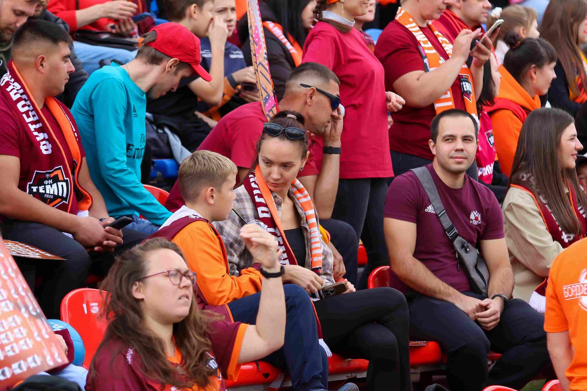 «Темп» 0:1 «Знамя Труда». FONBET Кубок России. 10.09.2025. СМИ: Владимир Мартынов («CX News»), Александр Чёрный («Алтайский спорт»), Виталий Барабаш (Сетевое издание "Толк"), Андрей Каспришин («Алтайская правда») — кадр 474