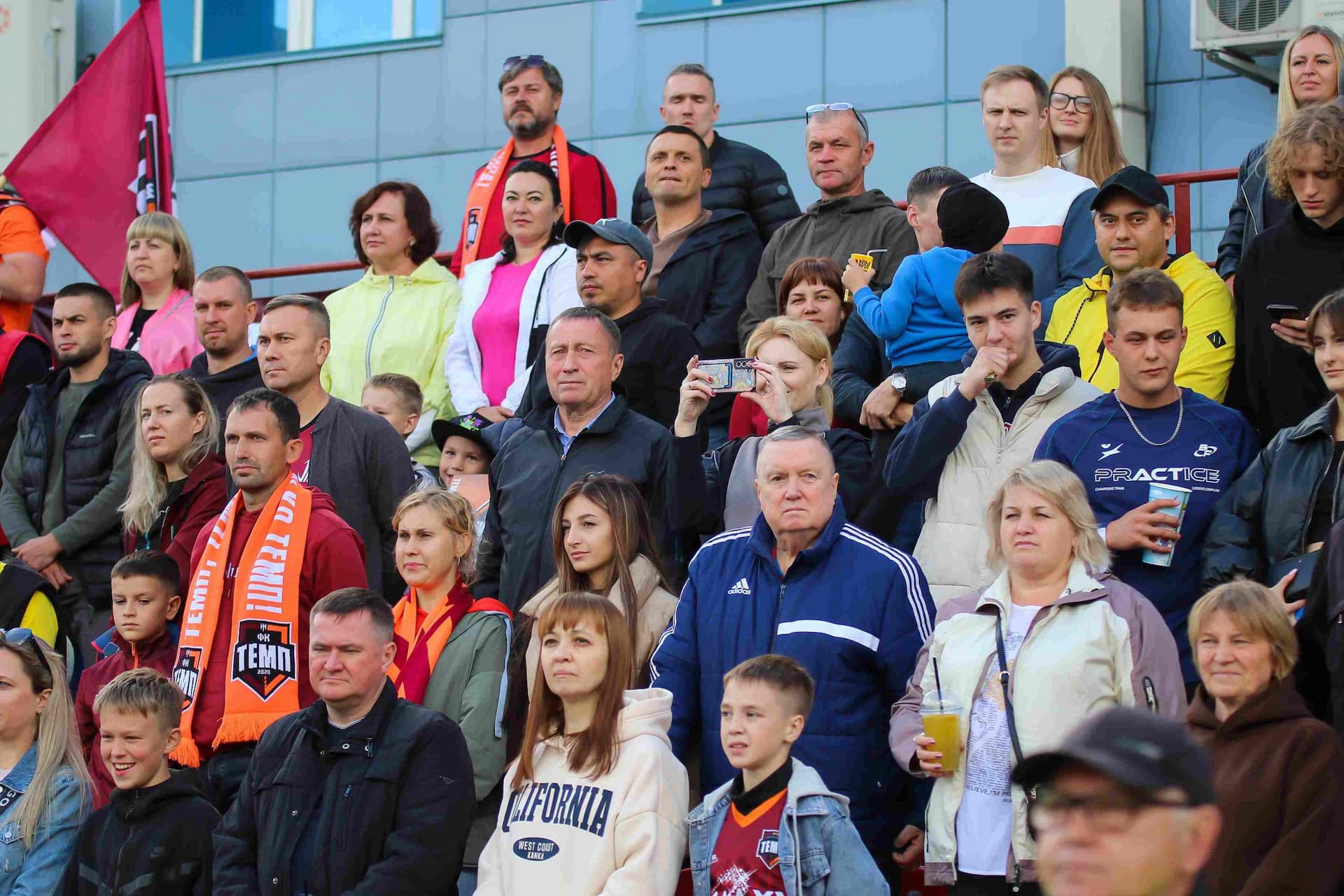 «Темп» 0:1 «Знамя Труда». FONBET Кубок России. 10.09.2025. СМИ: Владимир Мартынов («CX News»), Александр Чёрный («Алтайский спорт»), Виталий Барабаш (Сетевое издание "Толк"), Андрей Каспришин («Алтайская правда») — кадр 519