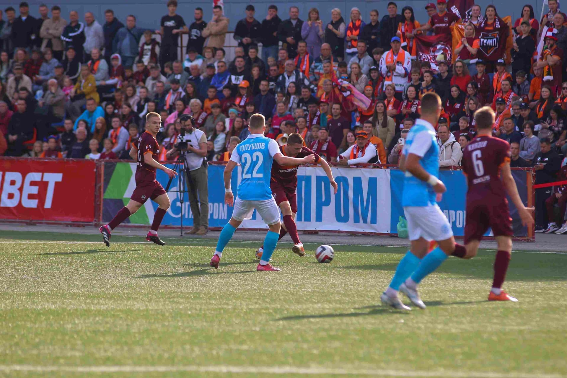 «Темп» 0:1 «Знамя Труда». FONBET Кубок России. 10.09.2025. СМИ: Владимир Мартынов («CX News»), Александр Чёрный («Алтайский спорт»), Виталий Барабаш (Сетевое издание "Толк"), Андрей Каспришин («Алтайская правда») — кадр 555