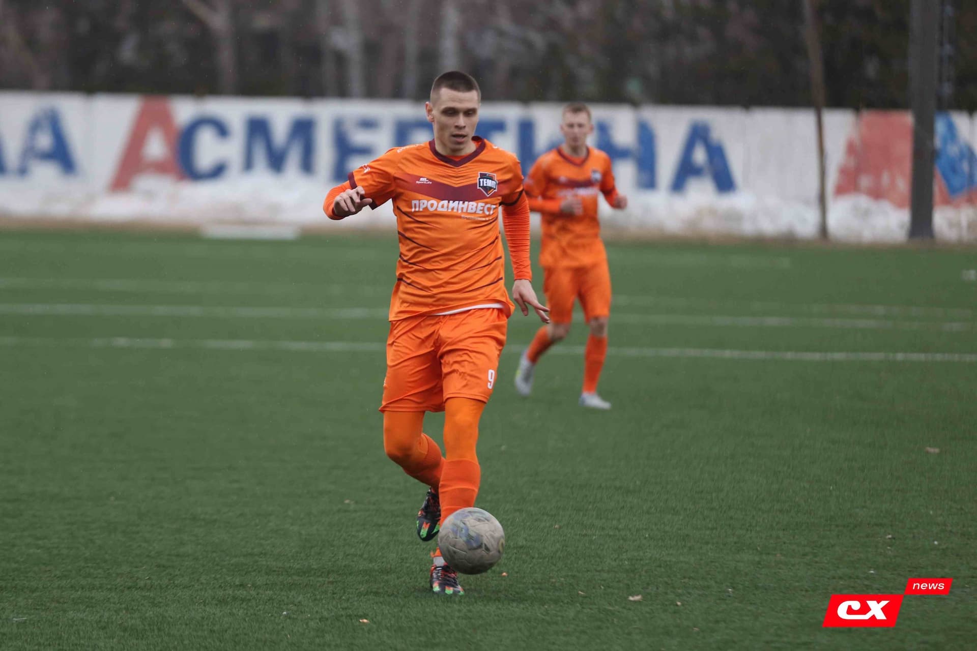 «Темп» 9:1 «Алтай». Турнир памяти В. Фомичёва. 1-й тур. 08.04.25. «CX News», В. Мартынов; «Алтайский спорт», А. Чёрный — кадр 114