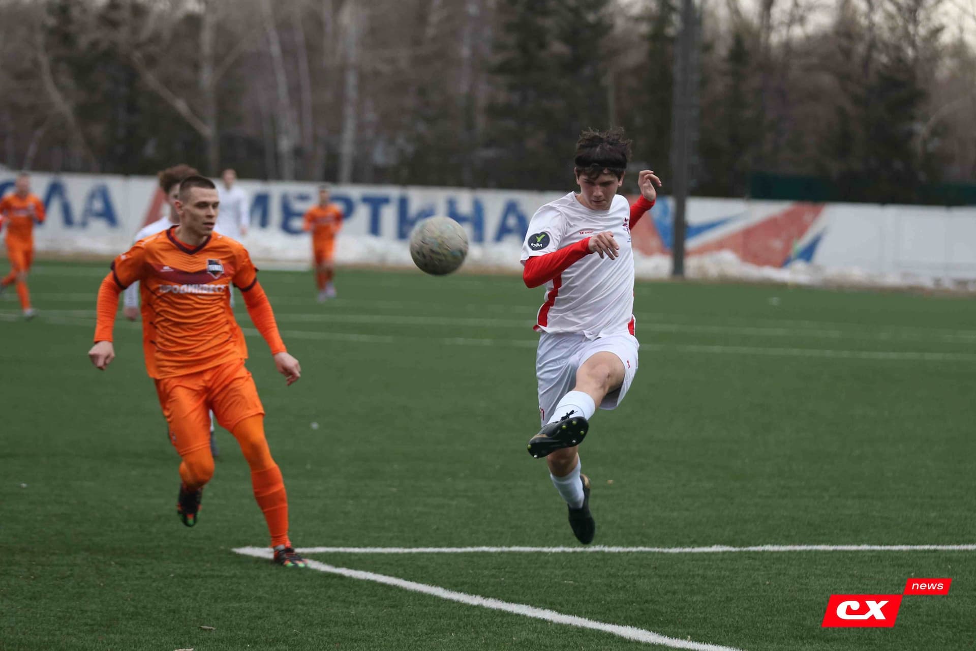 «Темп» 9:1 «Алтай». Турнир памяти В. Фомичёва. 1-й тур. 08.04.25. «CX News», В. Мартынов; «Алтайский спорт», А. Чёрный — кадр 124