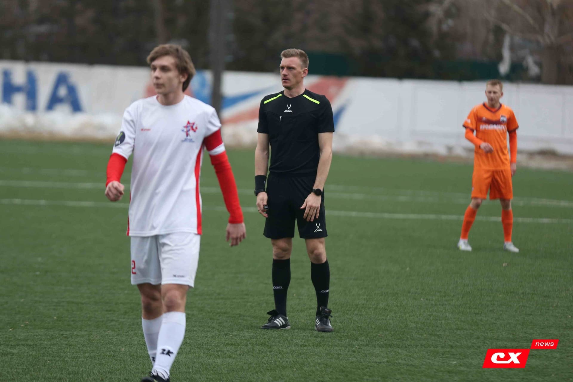 «Темп» 9:1 «Алтай». Турнир памяти В. Фомичёва. 1-й тур. 08.04.25. «CX News», В. Мартынов; «Алтайский спорт», А. Чёрный — кадр 129