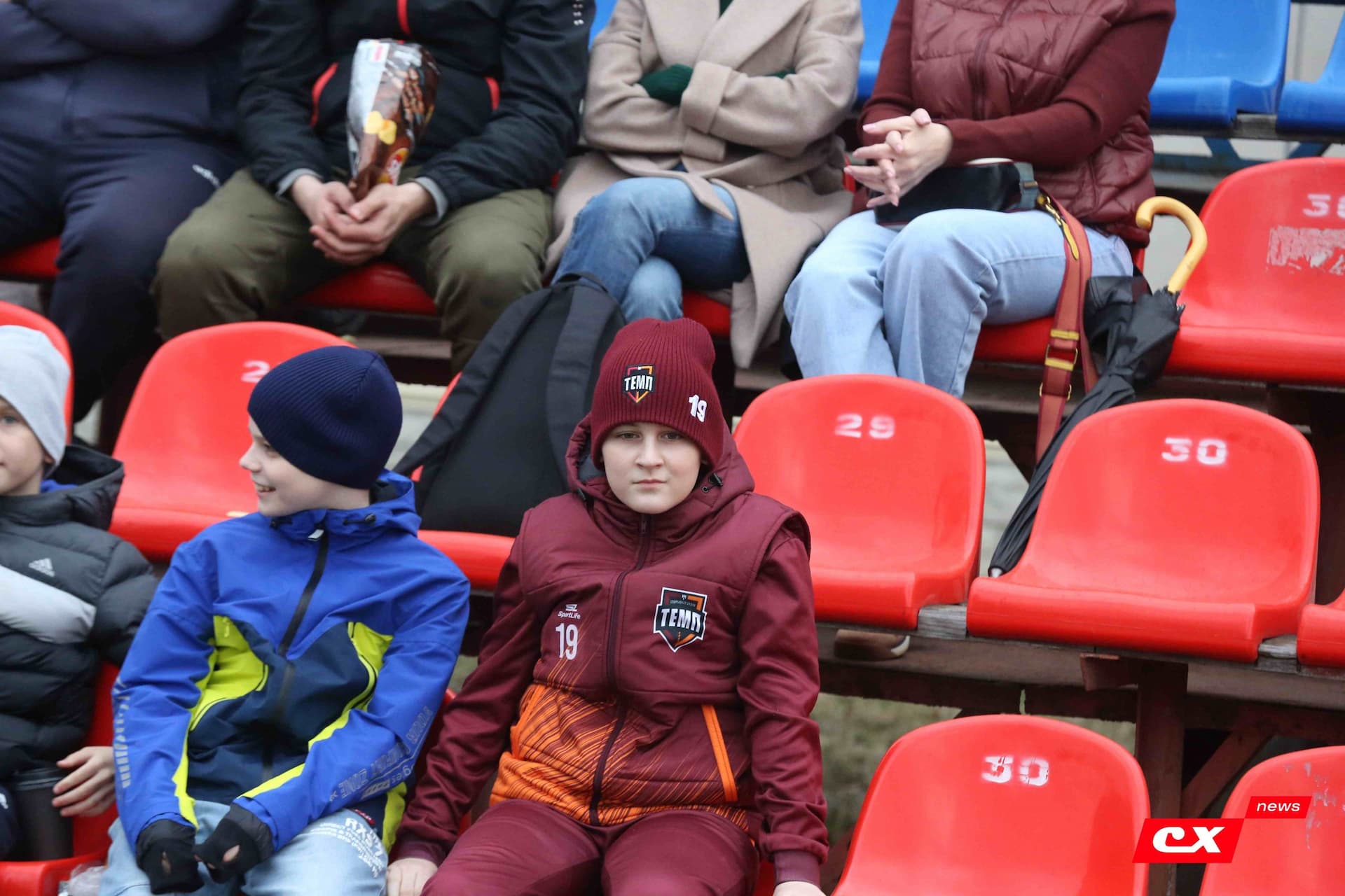 «Темп» 9:1 «Алтай». Турнир памяти В. Фомичёва. 1-й тур. 08.04.25. «CX News», В. Мартынов; «Алтайский спорт», А. Чёрный — кадр 140