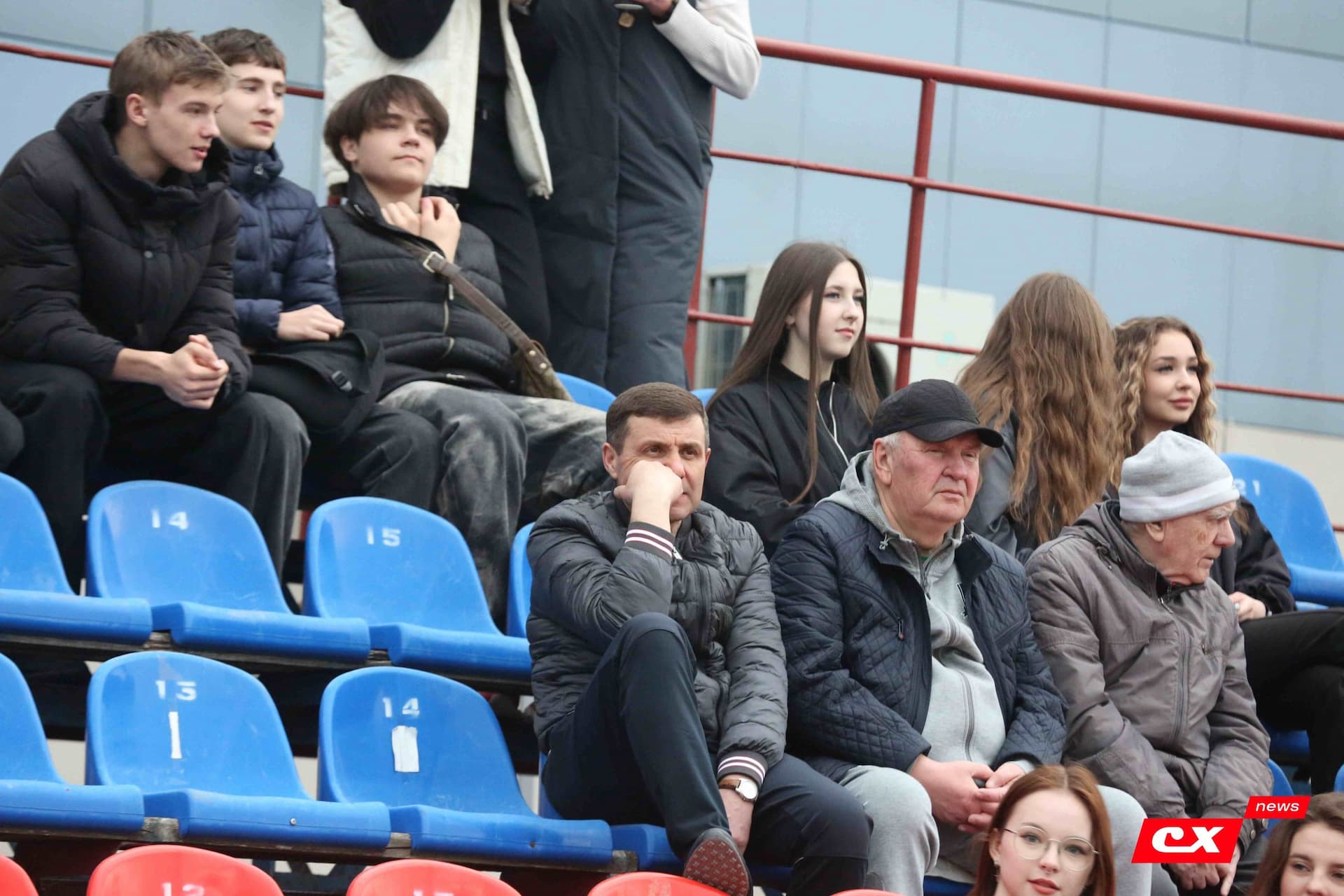 «Темп» 9:1 «Алтай». Турнир памяти В. Фомичёва. 1-й тур. 08.04.25. «CX News», В. Мартынов; «Алтайский спорт», А. Чёрный — кадр 148