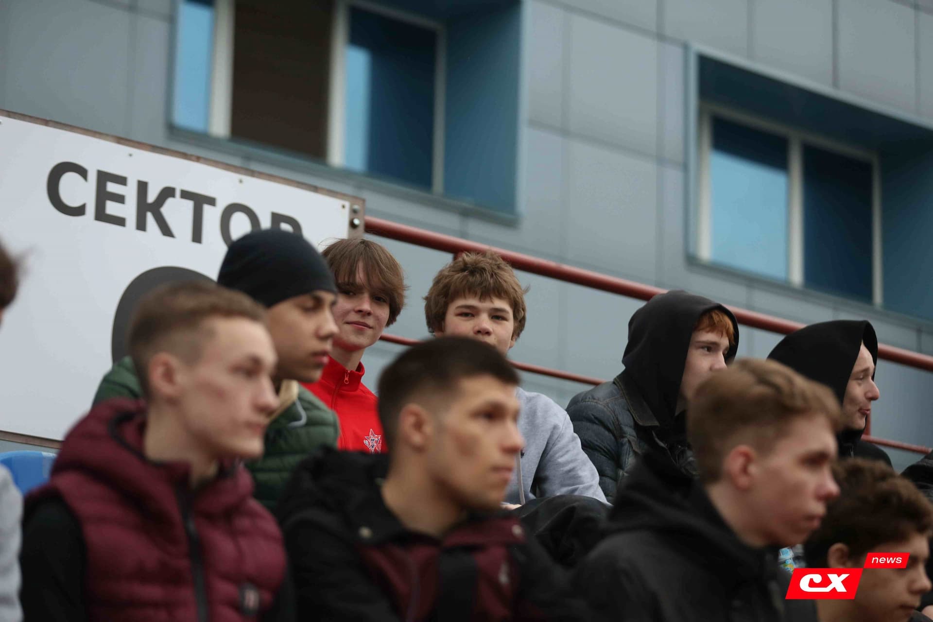 «Темп» 9:1 «Алтай». Турнир памяти В. Фомичёва. 1-й тур. 08.04.25. «CX News», В. Мартынов; «Алтайский спорт», А. Чёрный — кадр 159