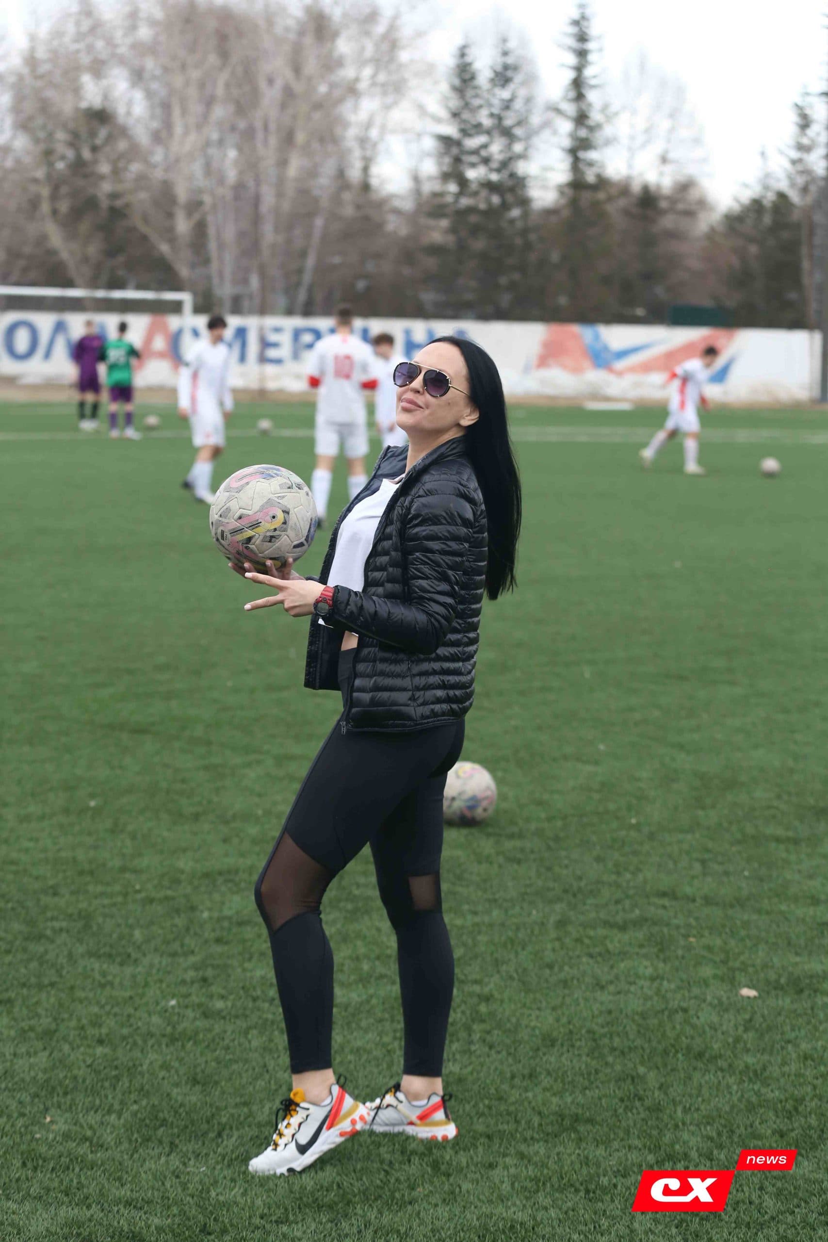 «Темп» 9:1 «Алтай». Турнир памяти В. Фомичёва. 1-й тур. 08.04.25. «CX News», В. Мартынов; «Алтайский спорт», А. Чёрный — кадр 2