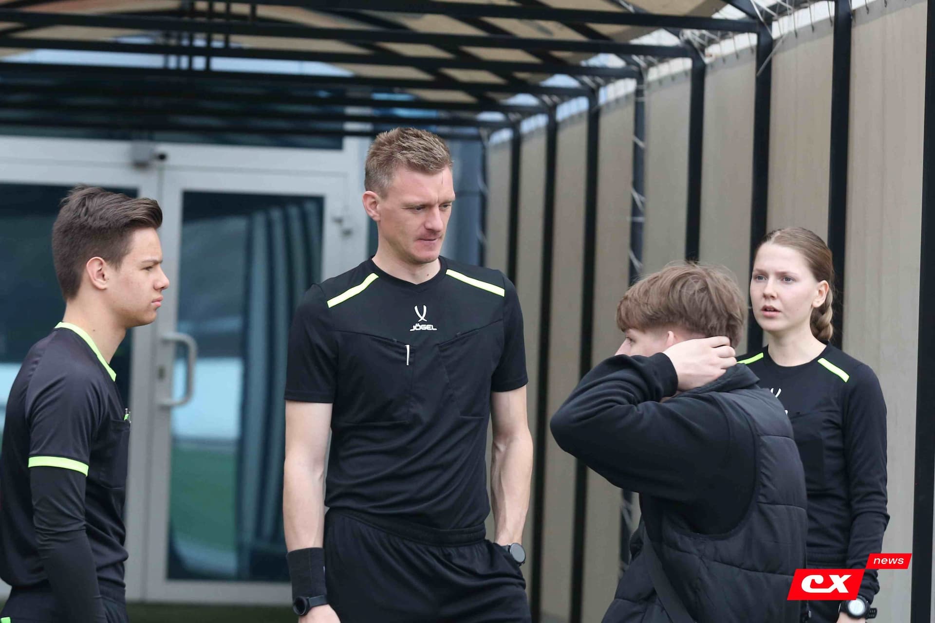 «Темп» 9:1 «Алтай». Турнир памяти В. Фомичёва. 1-й тур. 08.04.25. «CX News», В. Мартынов; «Алтайский спорт», А. Чёрный — кадр 54