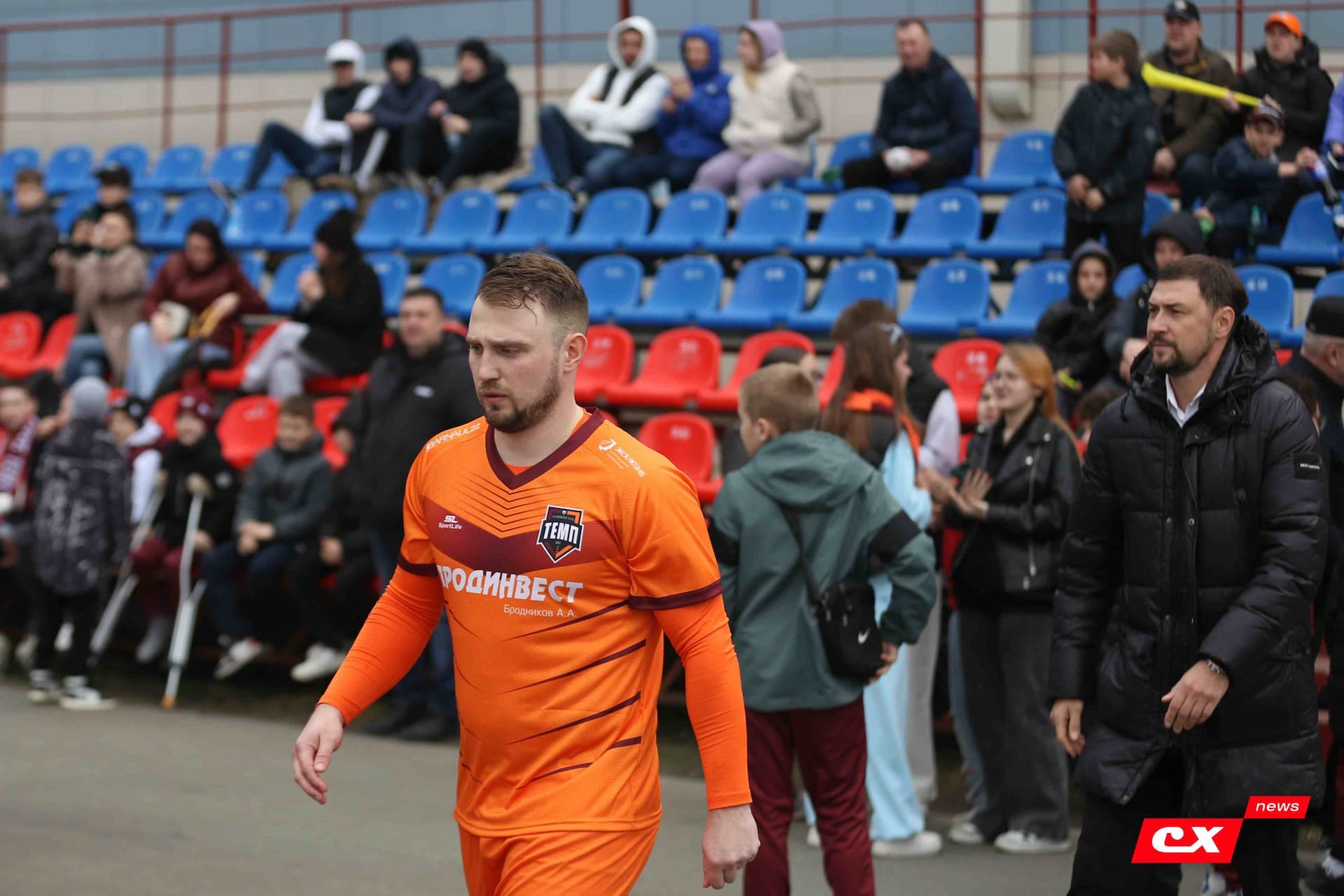 «Темп» 9:1 «Алтай». Турнир памяти В. Фомичёва. 1-й тур. 08.04.25. «CX News», В. Мартынов; «Алтайский спорт», А. Чёрный — кадр 65