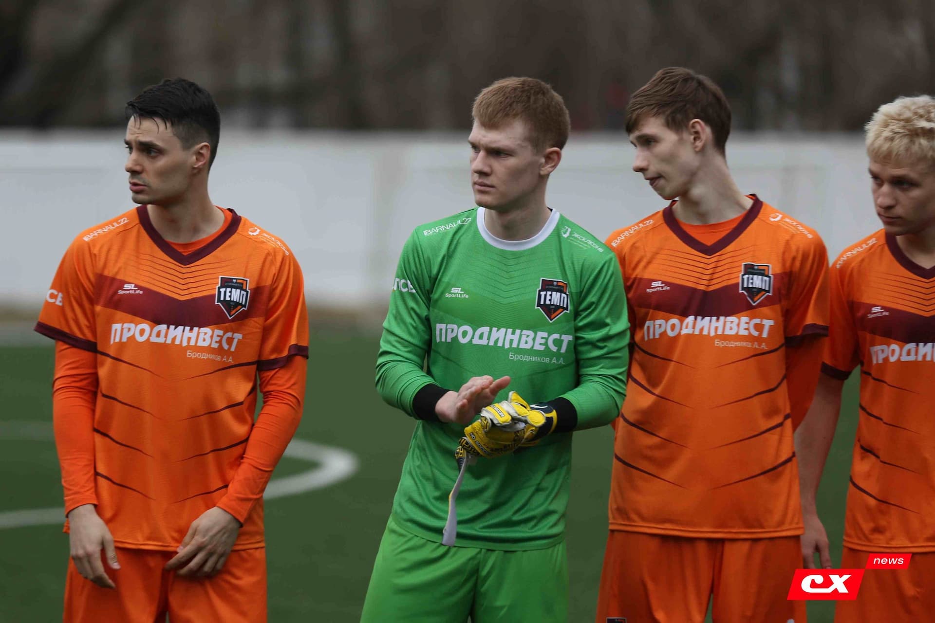 «Темп» 9:1 «Алтай». Турнир памяти В. Фомичёва. 1-й тур. 08.04.25. «CX News», В. Мартынов; «Алтайский спорт», А. Чёрный — кадр 70