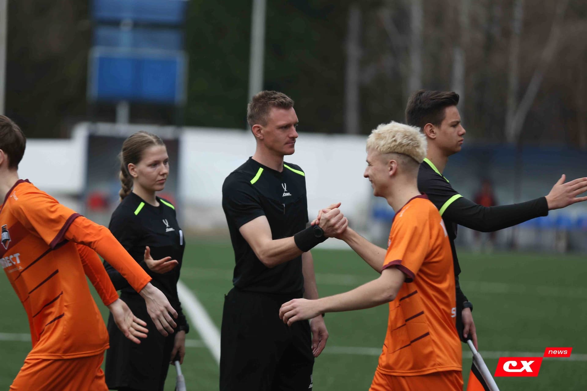 «Темп» 9:1 «Алтай». Турнир памяти В. Фомичёва. 1-й тур. 08.04.25. «CX News», В. Мартынов; «Алтайский спорт», А. Чёрный — кадр 74