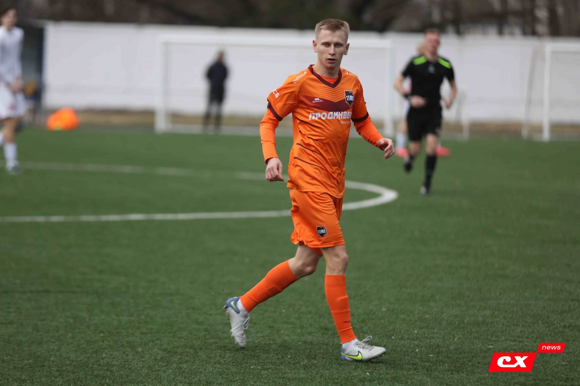 «Темп» 9:1 «Алтай». Турнир памяти В. Фомичёва. 1-й тур. 08.04.25. «CX News», В. Мартынов; «Алтайский спорт», А. Чёрный — кадр 85