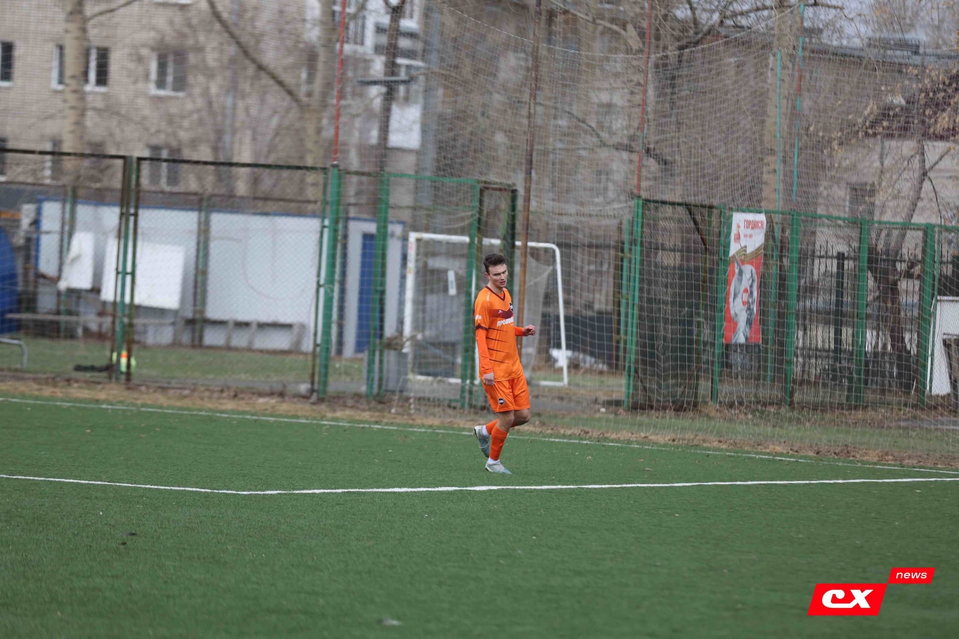 «Темп» 9:1 «Алтай». Турнир памяти В. Фомичёва. 1-й тур. 08.04.25. «CX News», В. Мартынов; «Алтайский спорт», А. Чёрный — кадр 87