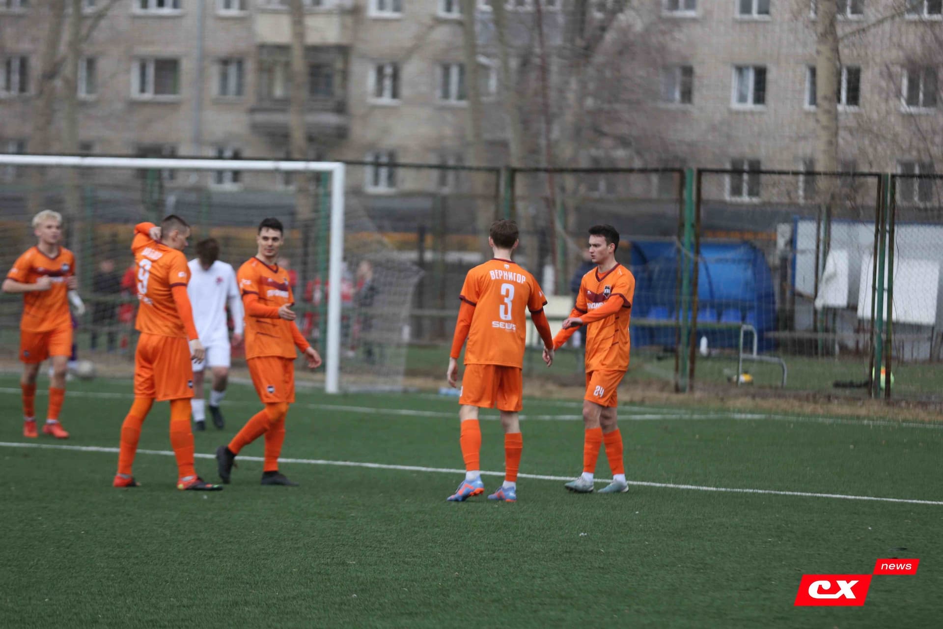 «Темп» 9:1 «Алтай». Турнир памяти В. Фомичёва. 1-й тур. 08.04.25. «CX News», В. Мартынов; «Алтайский спорт», А. Чёрный — кадр 88