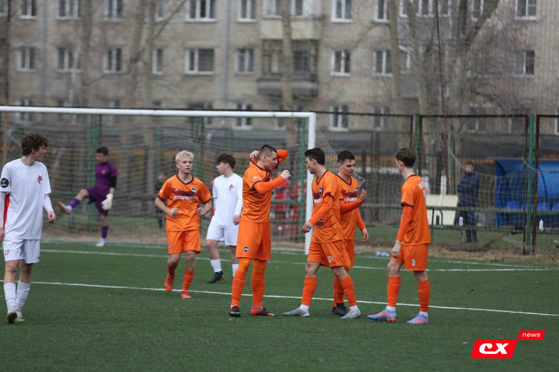 «Темп» 9:1 «Алтай». Турнир памяти В. Фомичёва. 1-й тур. 08.04.25. «CX News», В. Мартынов; «Алтайский спорт», А. Чёрный — кадр 89