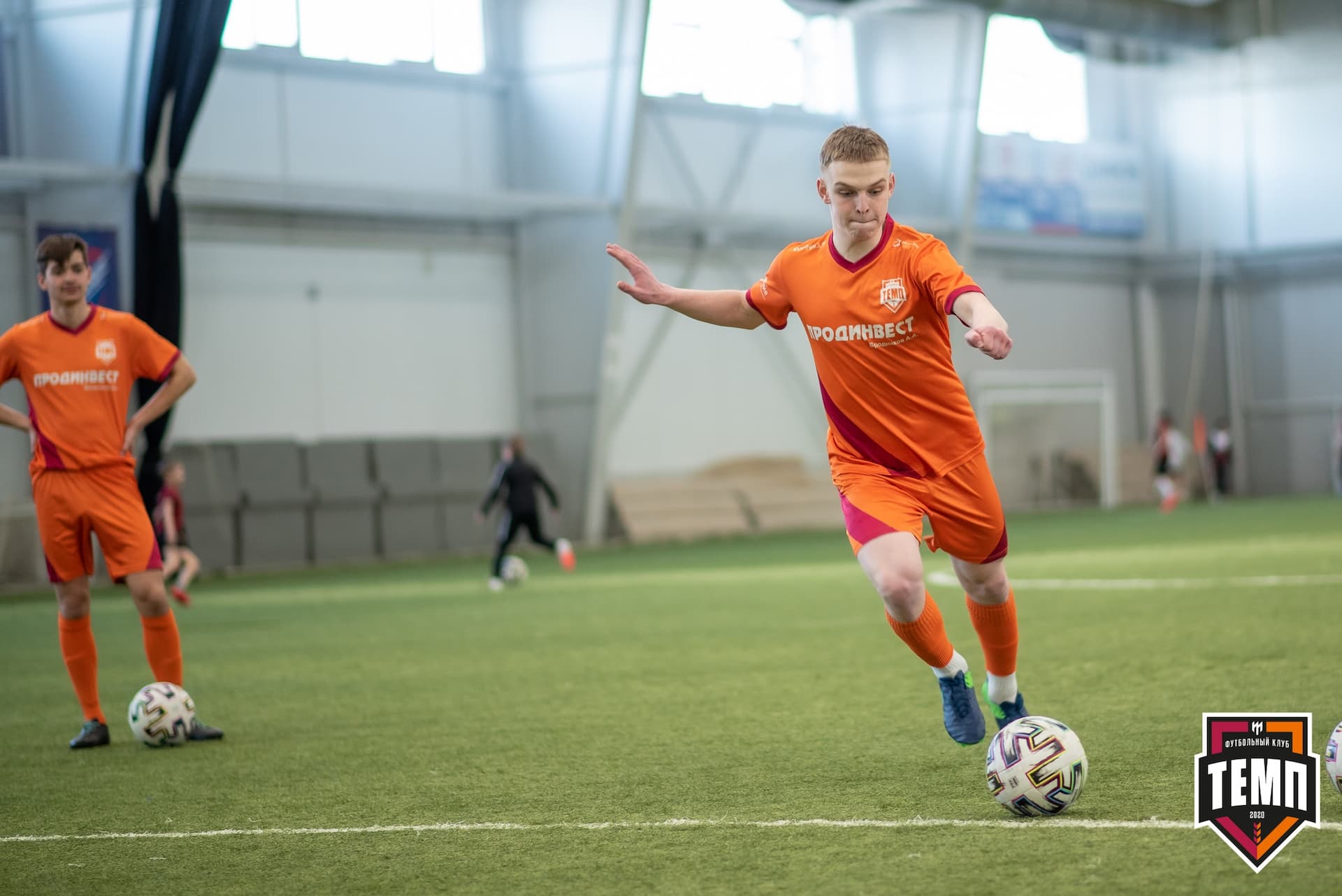 Турнир памяти В. Фомичёва. «Темп» 5:0 «Строитель» (Бийск). 10 апреля — кадр 8