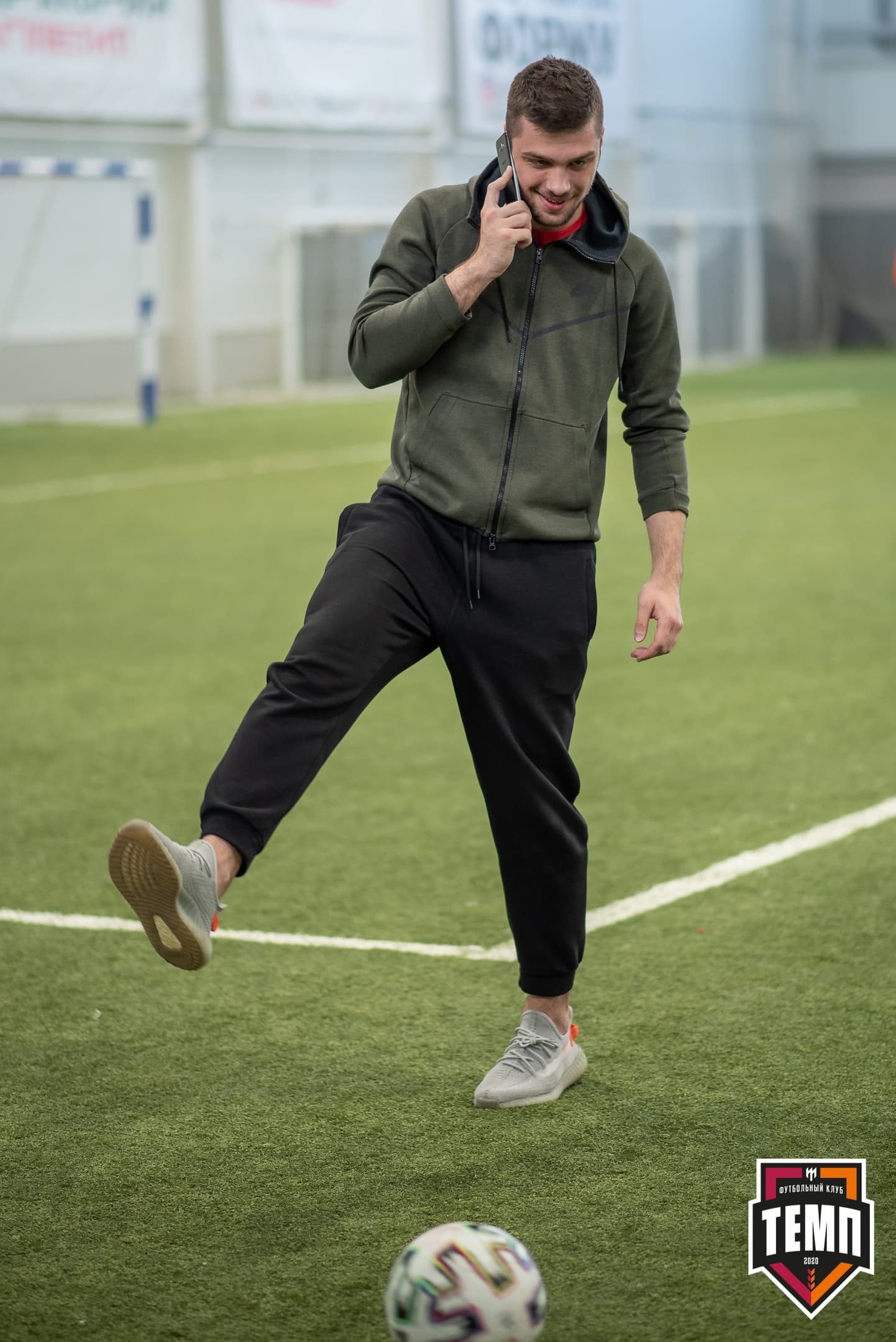 Турнир памяти В. Фомичёва. «Темп» 5:0 «Строитель» (Бийск). 10 апреля — кадр 14