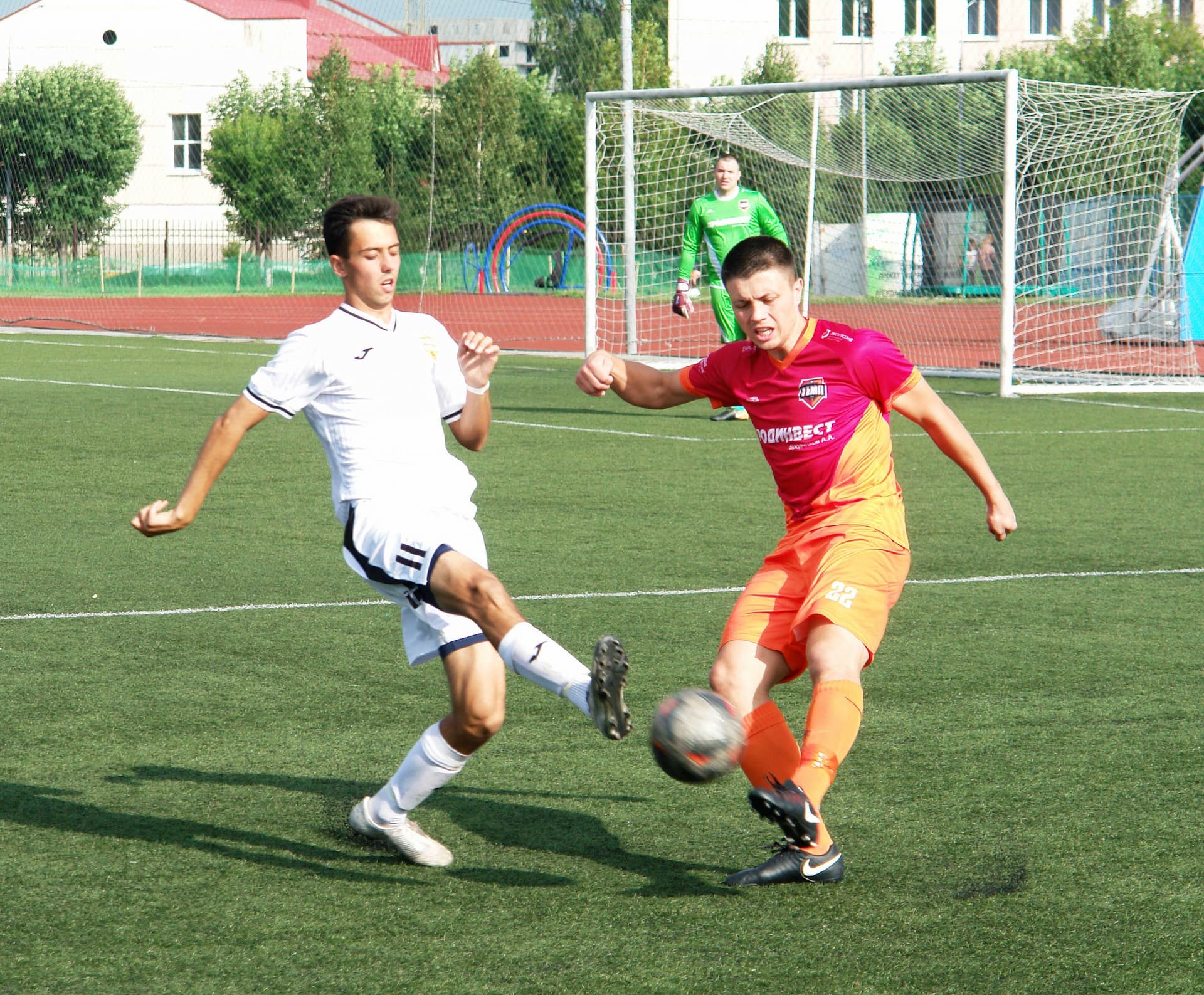«Распадская» 1:0 «Темп». Кубок Сибири. 1/2 финала. Первый матч. — кадр 3