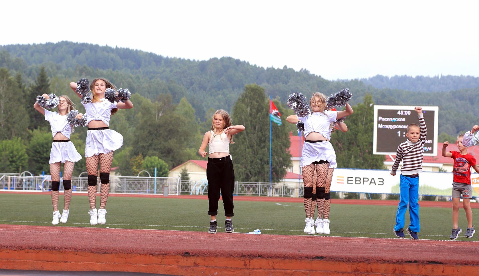 «Распадская» 1:0 «Темп». Кубок Сибири. 1/2 финала. Первый матч. — кадр 23