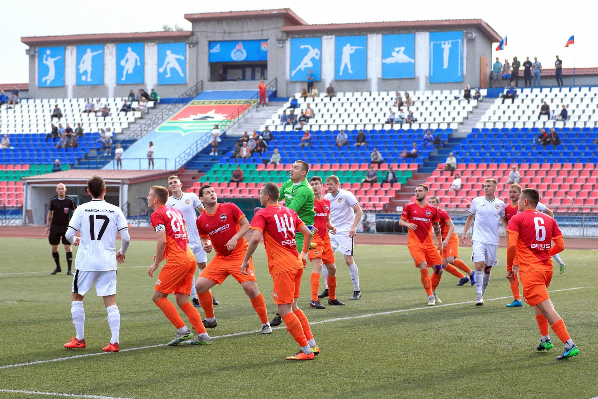 «Распадская» 1:0 «Темп». Кубок Сибири. 1/2 финала. Первый матч. — кадр 25