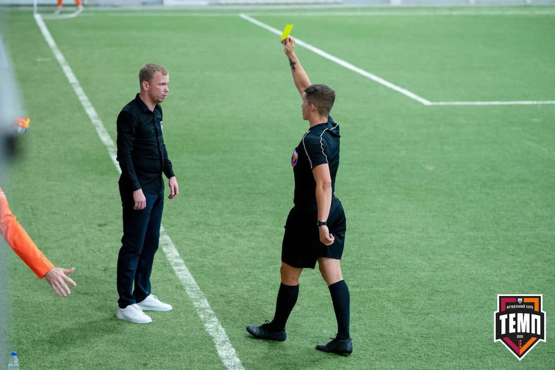 К сожалению, наша команда на сегодняшней игре будет вынуждена обходиться без главного тренера Ивана Старкова.