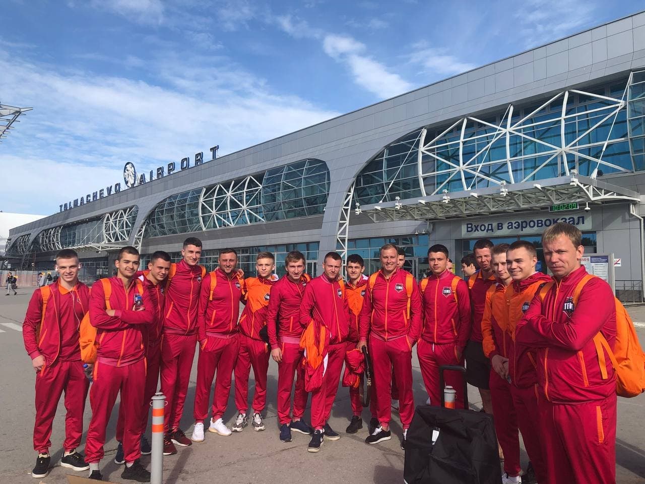 Иван Старков объявил список из 18 футболистов, которые отправились на выездной матч с «Байкалом»!