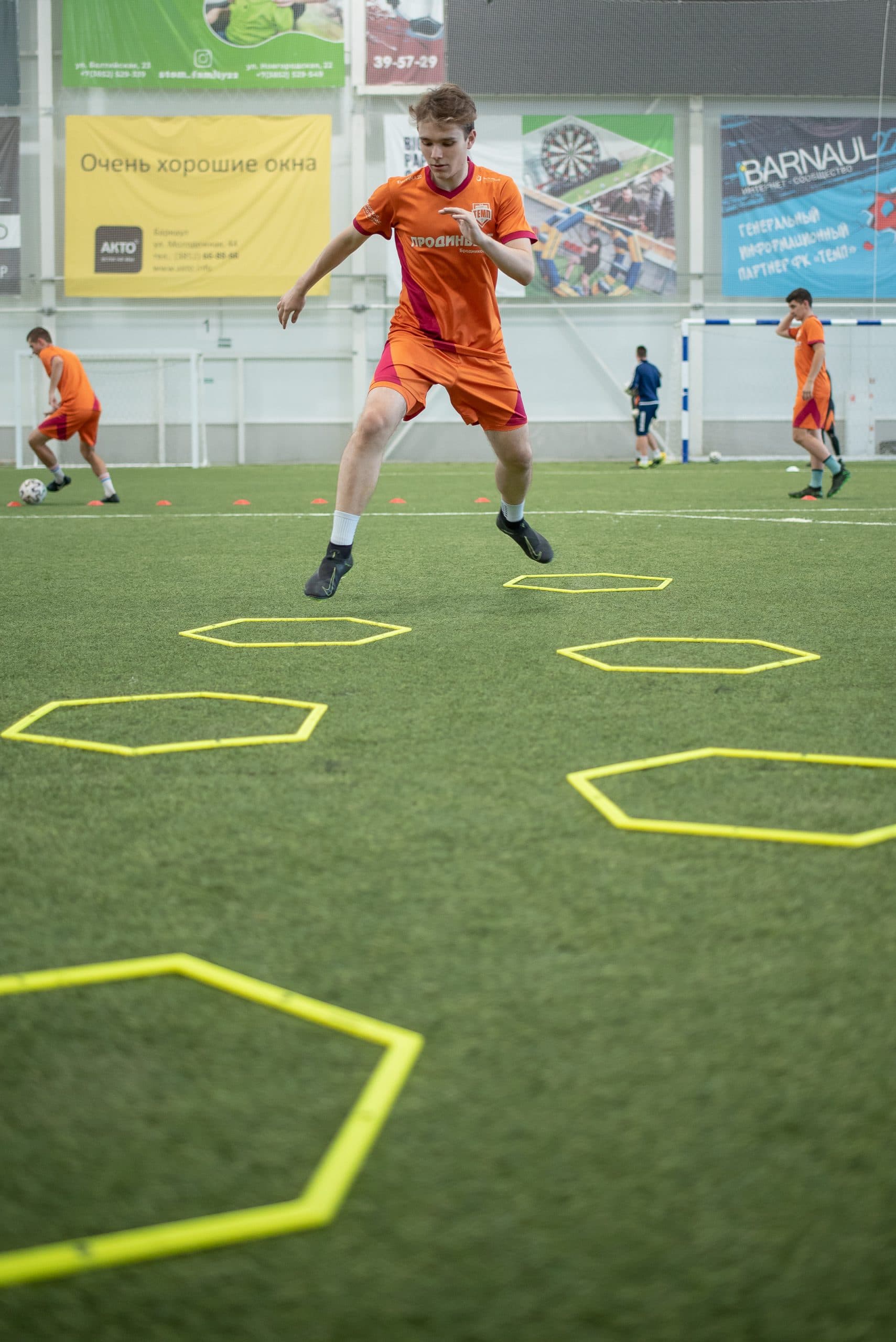Тренировка ФК «Темп». — кадр 66