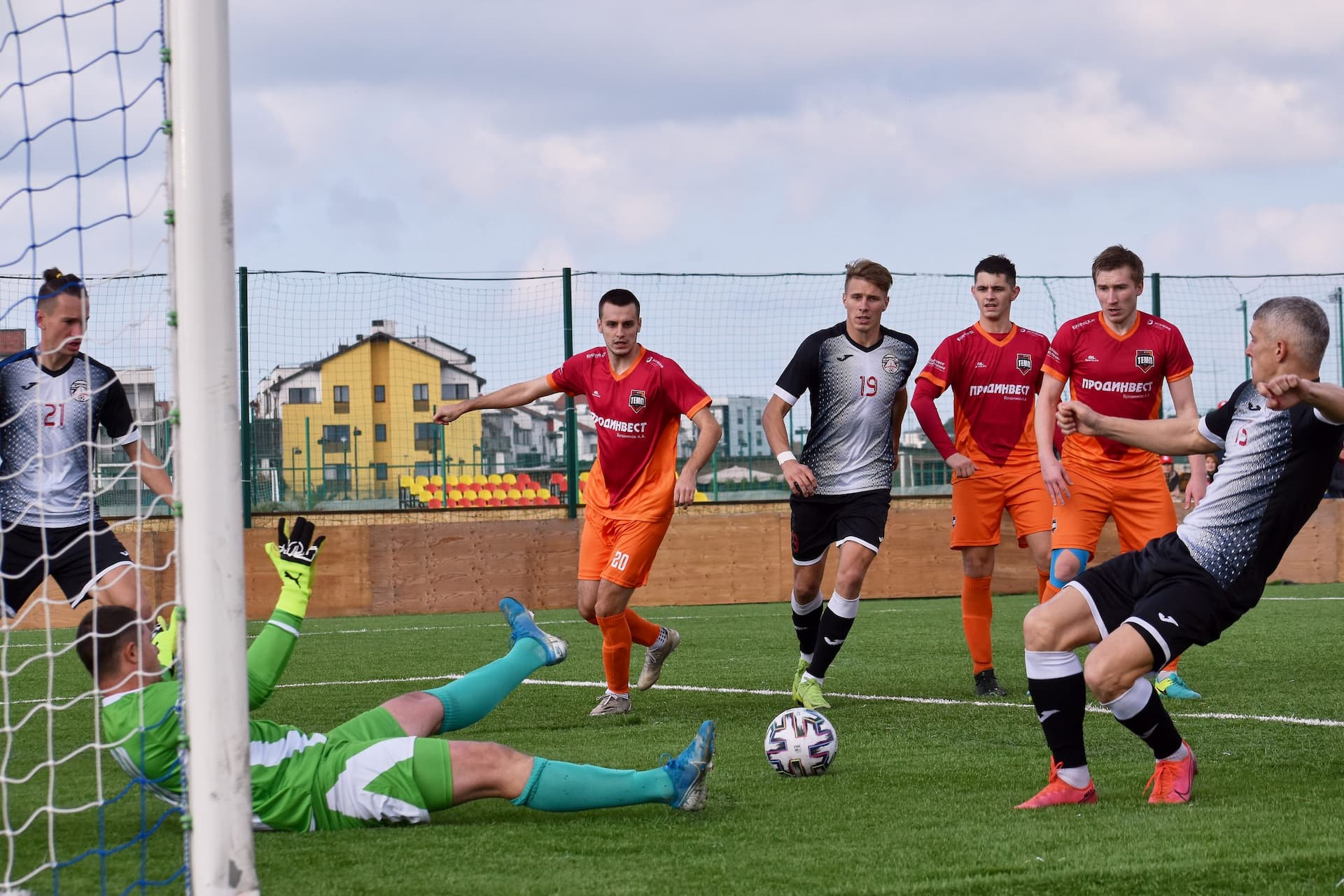 «Дорожник» 7:0 «Темп». Кубок любительских команд. 16.11.2021 — кадр 9