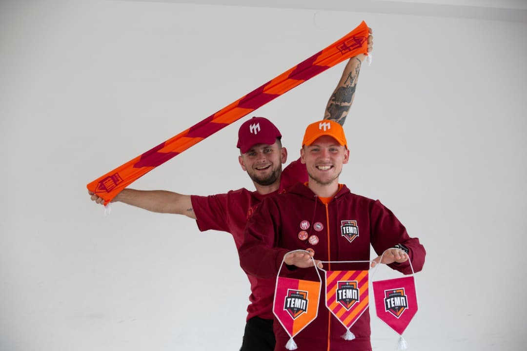 Старков, Олийнык и Леонов зашли в наш фан-шоп!