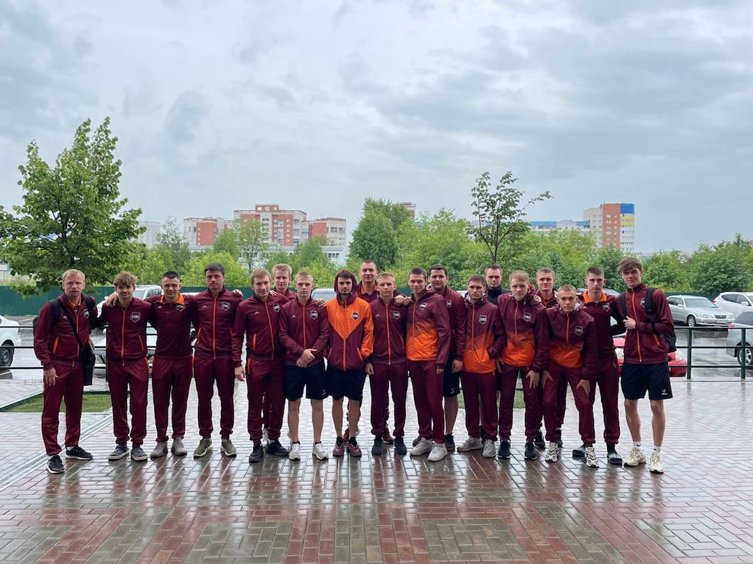 В Новосибирск отправились 19 футболистов!