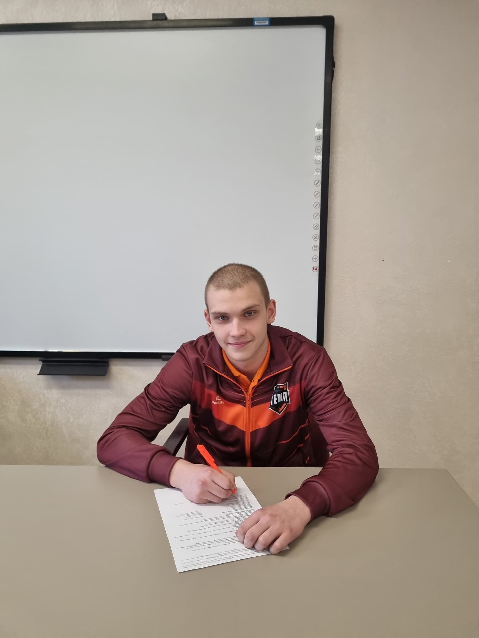 Представляем новичков: Кирилл Хохлов