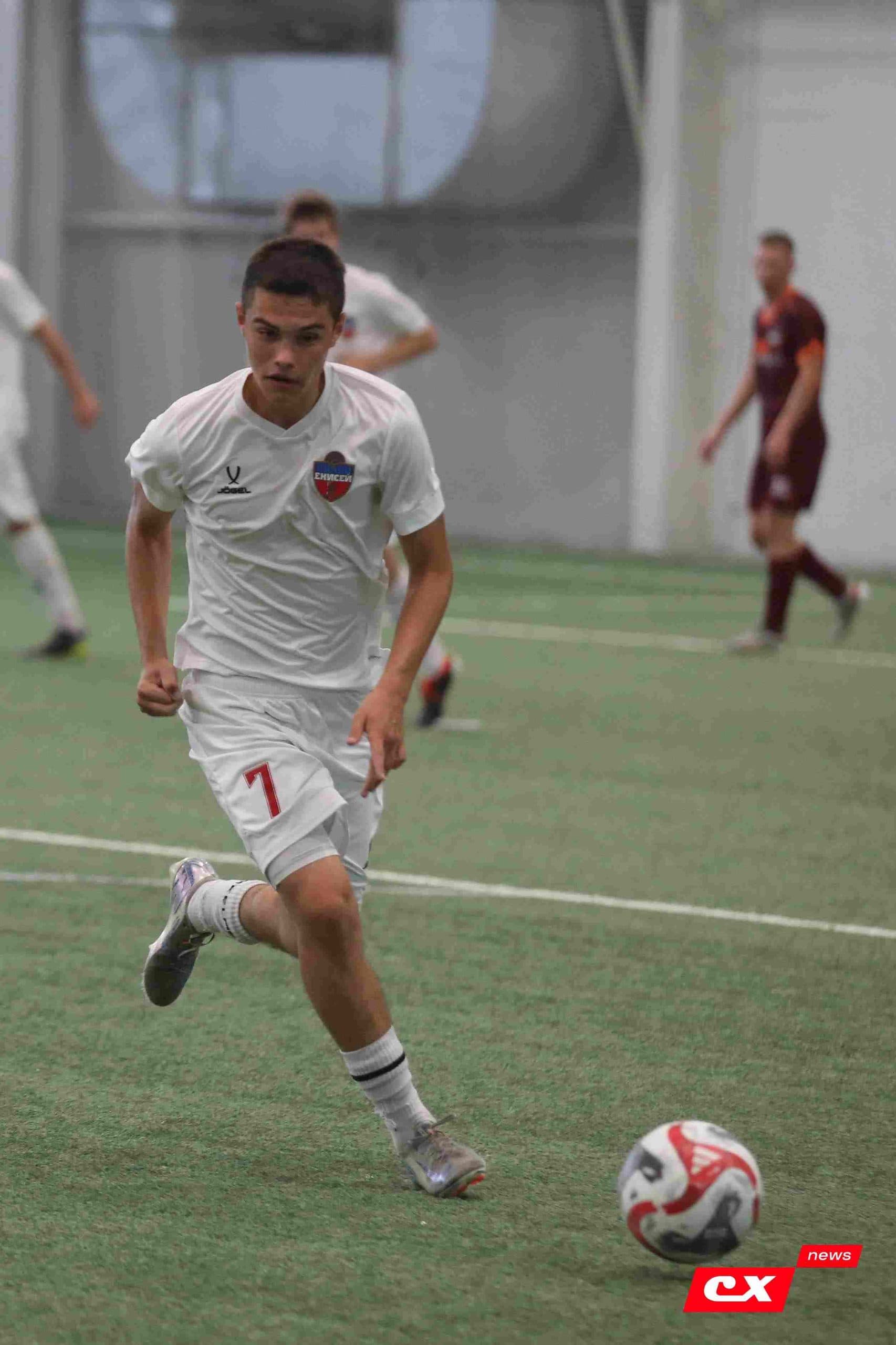 «Темп» 6:0 «Енисей-М». Третья лига. 15.08.2025. Владимир Мартынов («CX News») — кадр 189