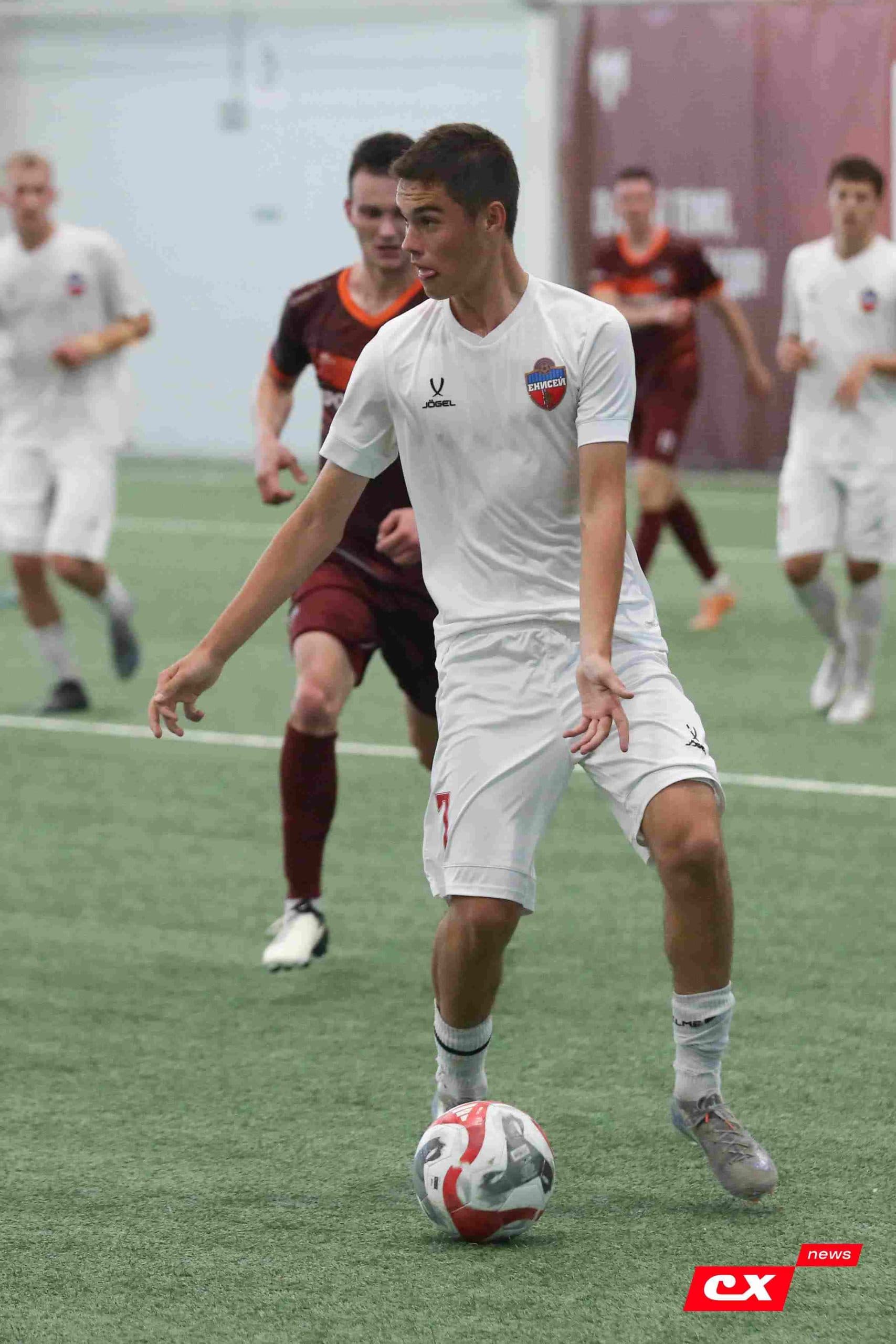 «Темп» 6:0 «Енисей-М». Третья лига. 15.08.2025. Владимир Мартынов («CX News») — кадр 190