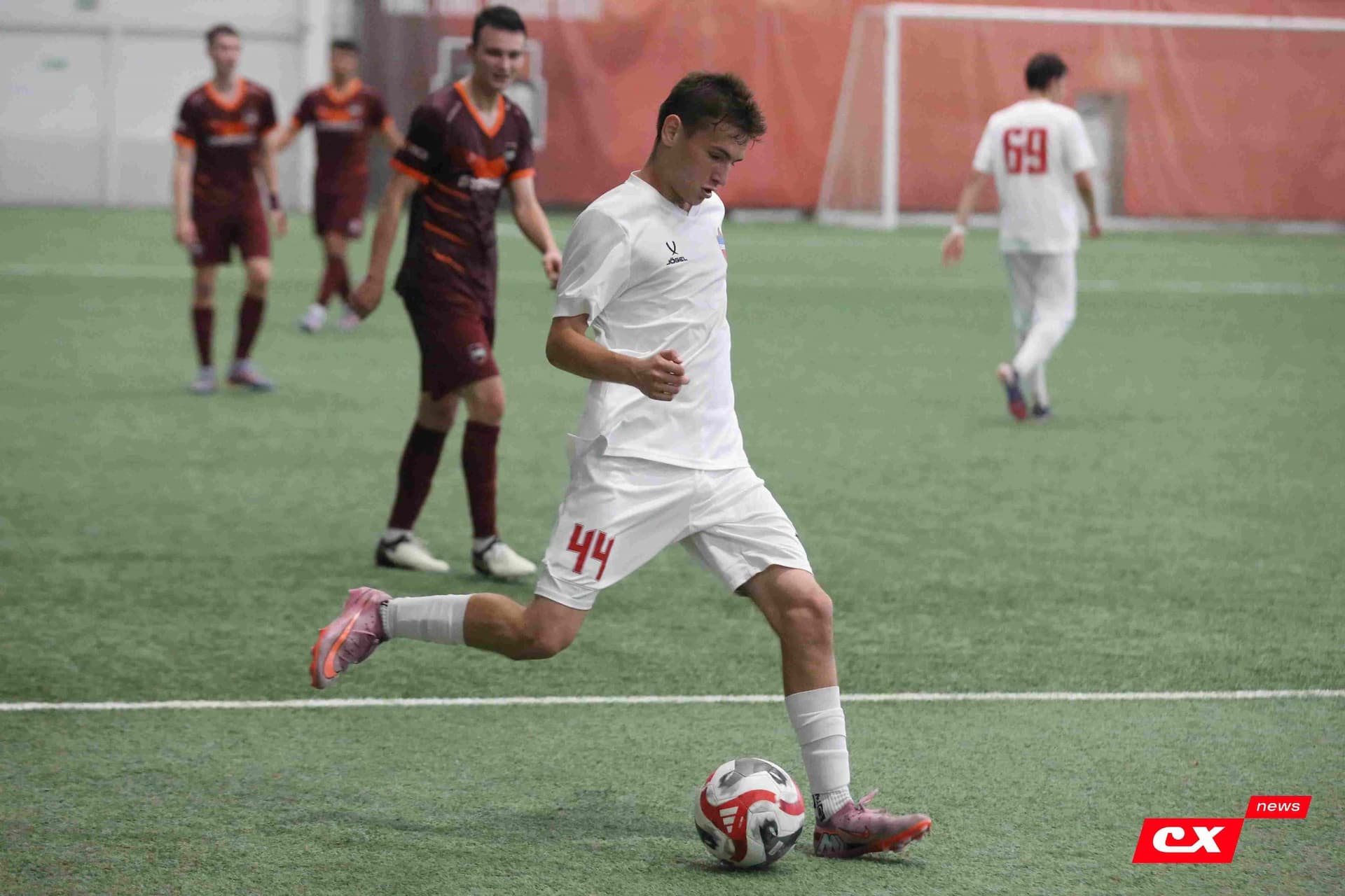 «Темп» 6:0 «Енисей-М». Третья лига. 15.08.2025. Владимир Мартынов («CX News») — кадр 199