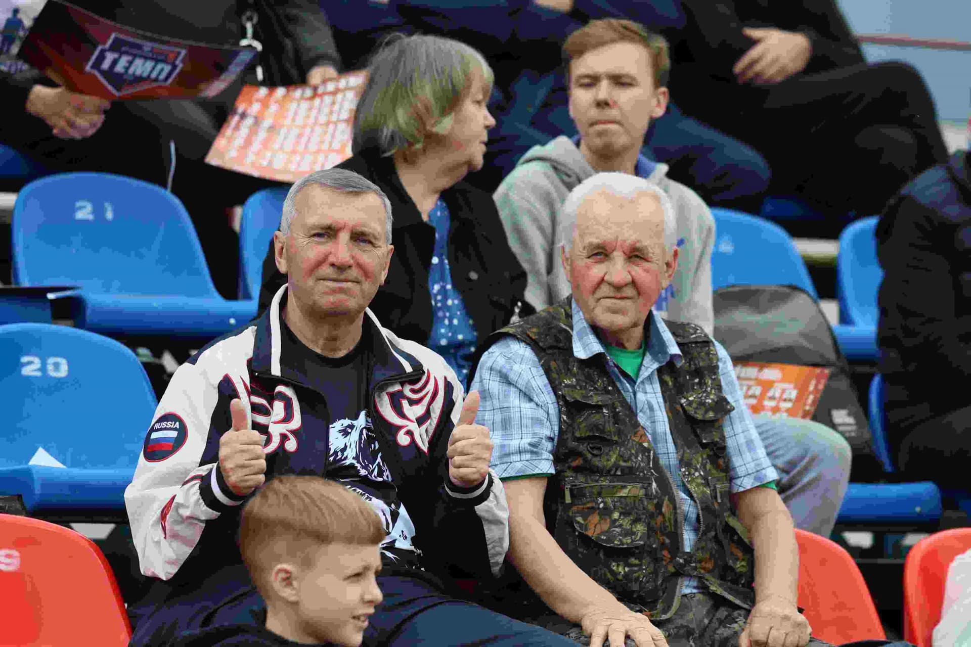 «Темп» 0:1 «Знамя Труда». FONBET Кубок России. 10.09.2025. СМИ: Владимир Мартынов («CX News»), Александр Чёрный («Алтайский спорт»), Виталий Барабаш (Сетевое издание "Толк"), Андрей Каспришин («Алтайская правда») — кадр 395