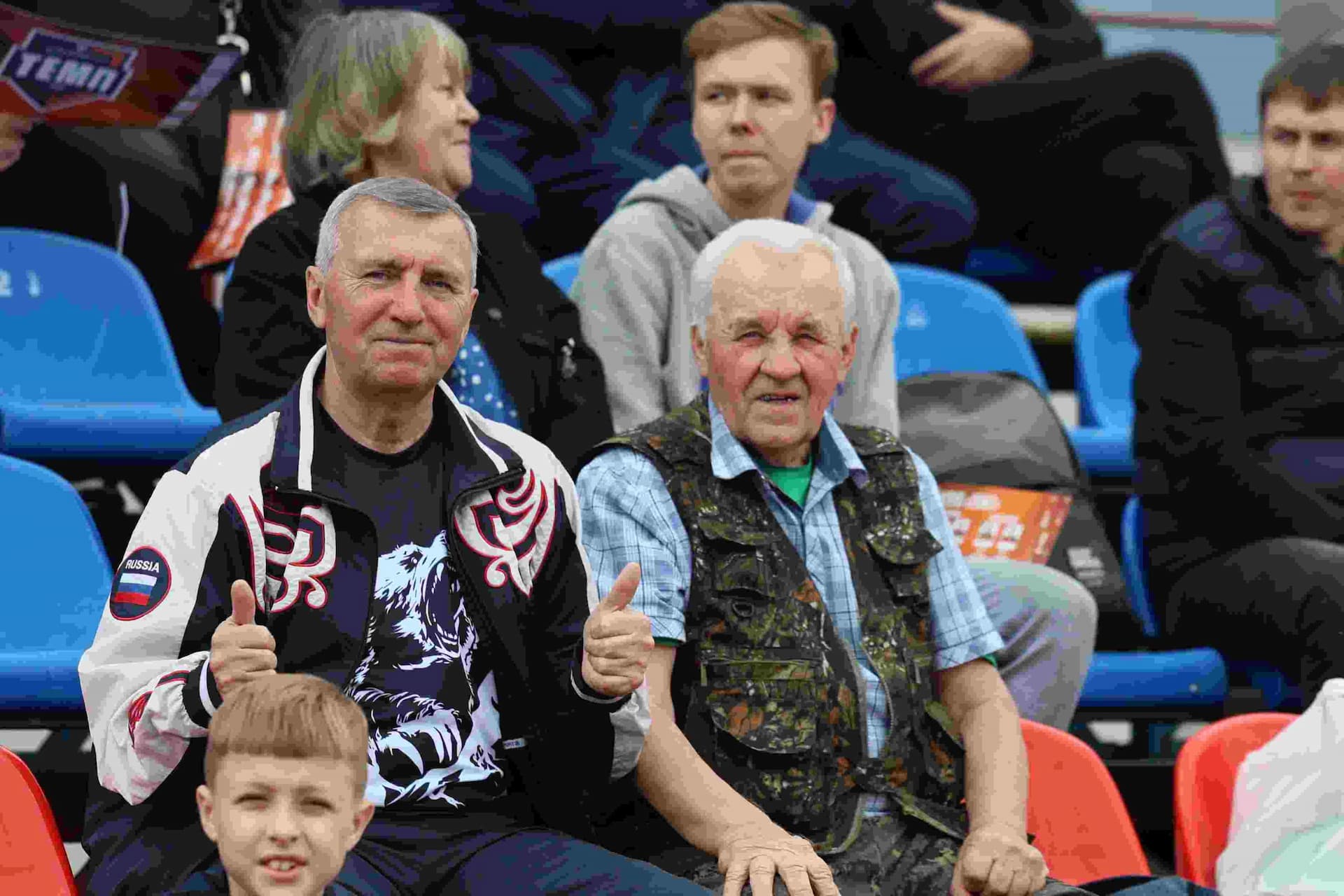 «Темп» 0:1 «Знамя Труда». FONBET Кубок России. 10.09.2025. СМИ: Владимир Мартынов («CX News»), Александр Чёрный («Алтайский спорт»), Виталий Барабаш (Сетевое издание "Толк"), Андрей Каспришин («Алтайская правда») — кадр 397