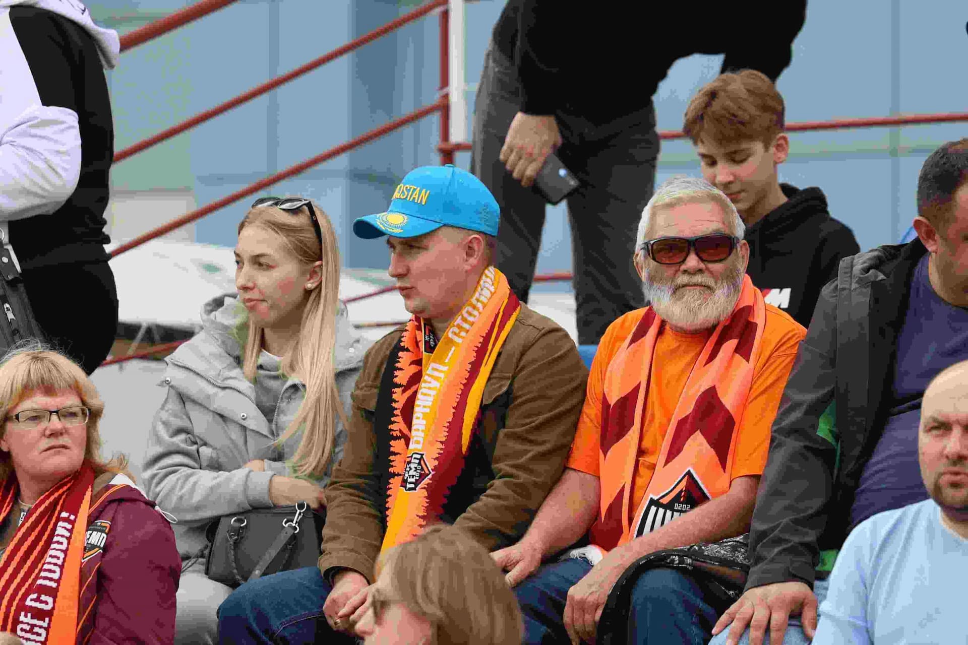 «Темп» 0:1 «Знамя Труда». FONBET Кубок России. 10.09.2025. СМИ: Владимир Мартынов («CX News»), Александр Чёрный («Алтайский спорт»), Виталий Барабаш (Сетевое издание "Толк"), Андрей Каспришин («Алтайская правда») — кадр 400