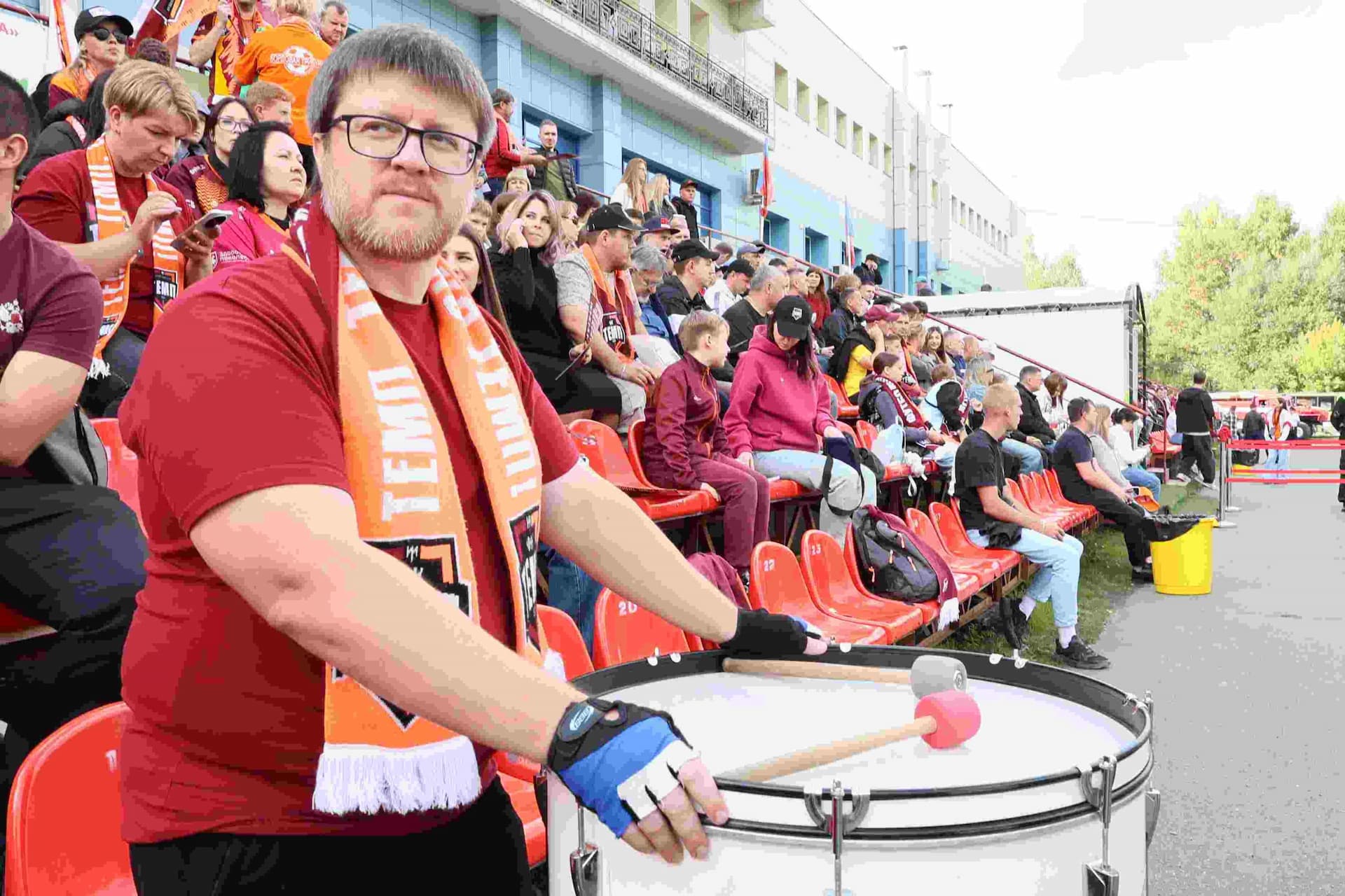 «Темп» 0:1 «Знамя Труда». FONBET Кубок России. 10.09.2025. СМИ: Владимир Мартынов («CX News»), Александр Чёрный («Алтайский спорт»), Виталий Барабаш (Сетевое издание "Толк"), Андрей Каспришин («Алтайская правда») — кадр 411