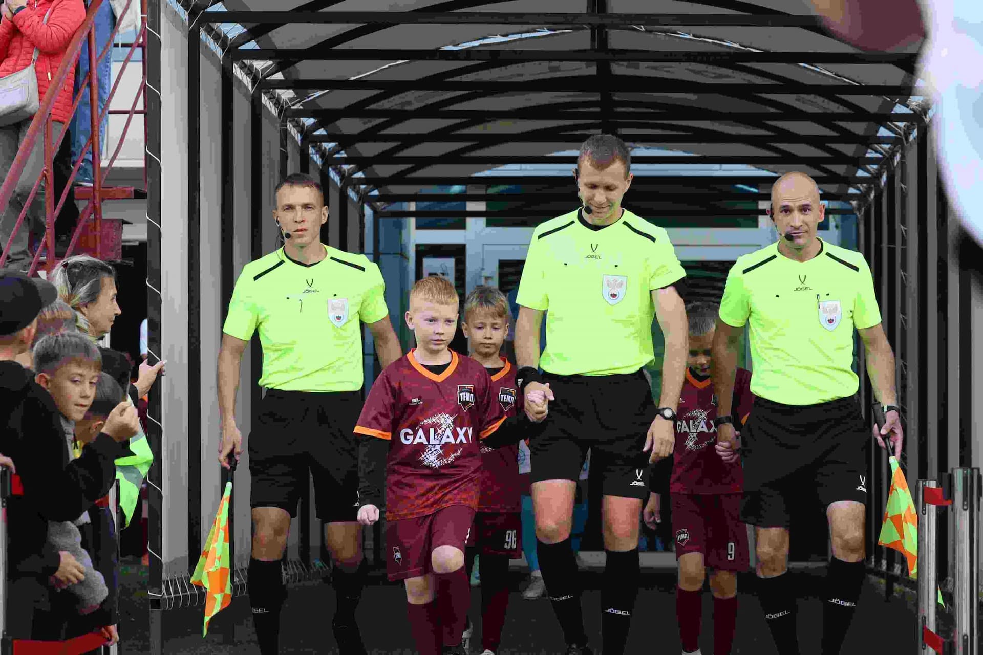 «Темп» 0:1 «Знамя Труда». FONBET Кубок России. 10.09.2025. СМИ: Владимир Мартынов («CX News»), Александр Чёрный («Алтайский спорт»), Виталий Барабаш (Сетевое издание "Толк"), Андрей Каспришин («Алтайская правда») — кадр 416