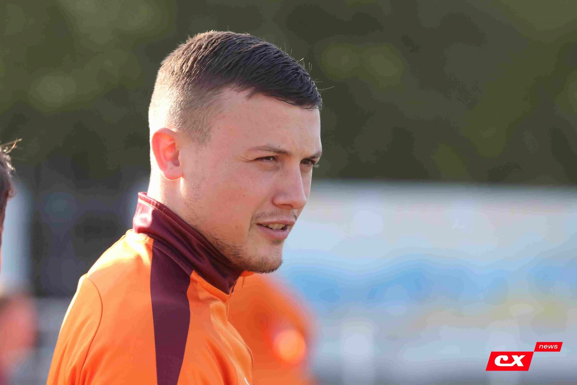 «Полимер» 2:2 «Темп». Третья лига. 05.09.2025. Владимир Мартынов («CX News») и Александр Чёрный («Алтайский спорт») — кадр 10