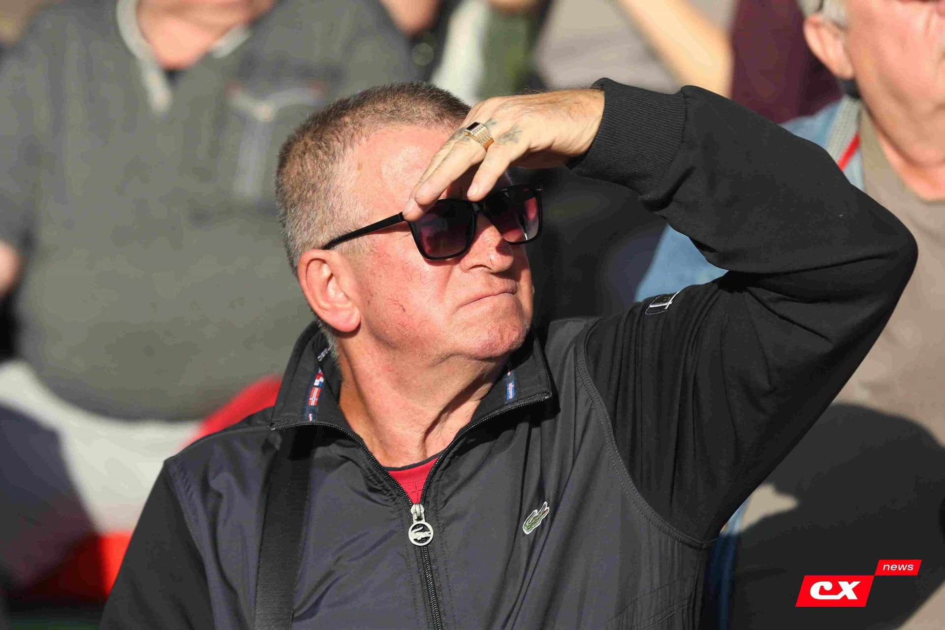 «Полимер» 2:2 «Темп». Третья лига. 05.09.2025. Владимир Мартынов («CX News») и Александр Чёрный («Алтайский спорт») — кадр 116