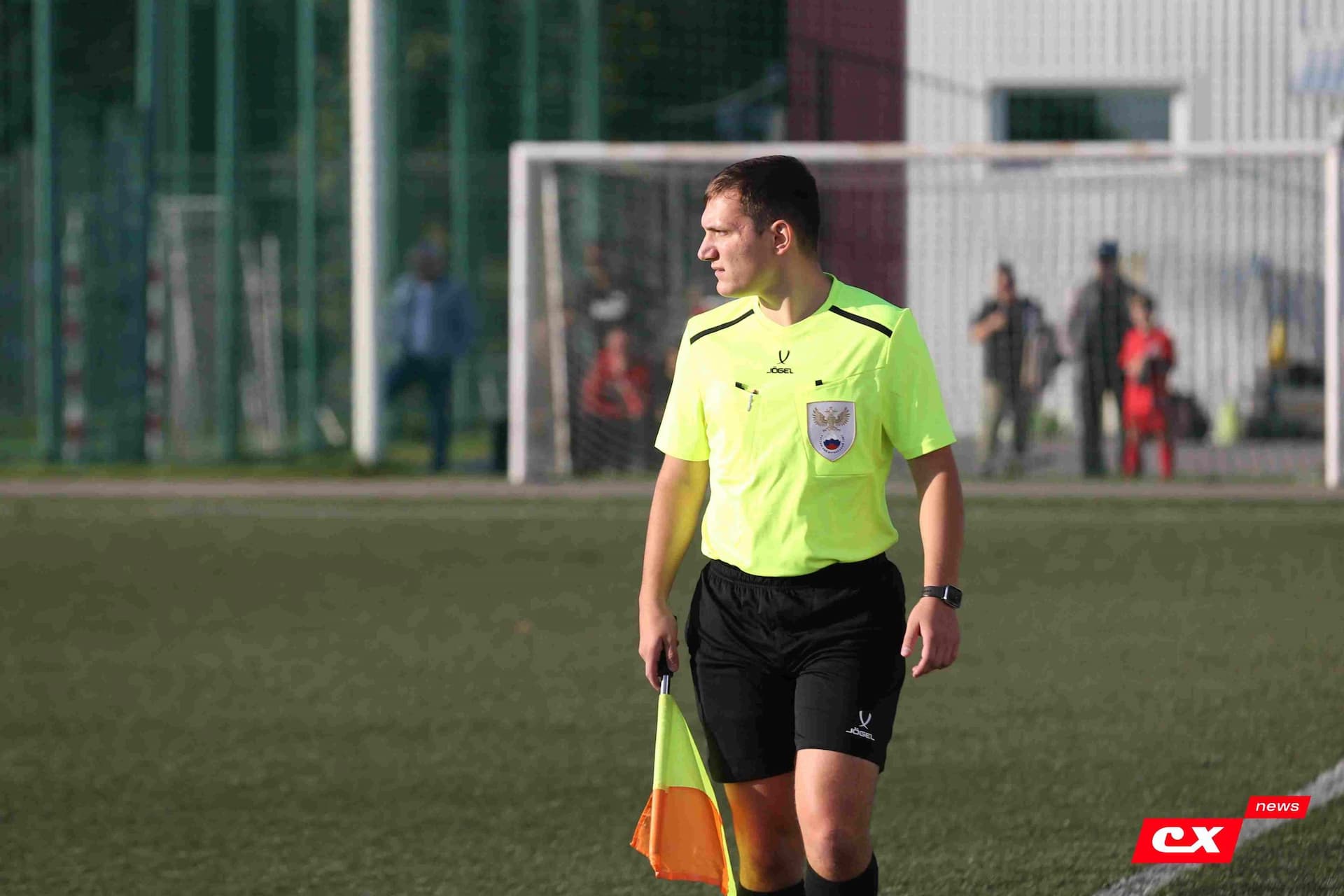 «Полимер» 2:2 «Темп». Третья лига. 05.09.2025. Владимир Мартынов («CX News») и Александр Чёрный («Алтайский спорт») — кадр 138