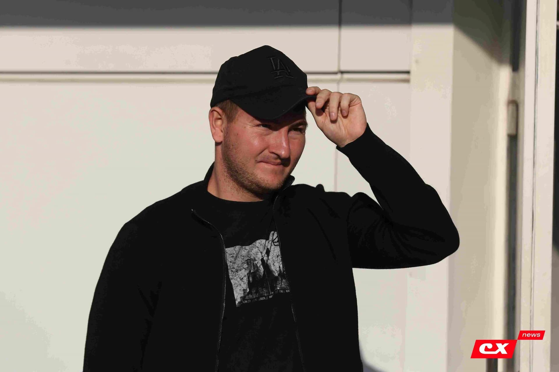 «Полимер» 2:2 «Темп». Третья лига. 05.09.2025. Владимир Мартынов («CX News») и Александр Чёрный («Алтайский спорт») — кадр 139